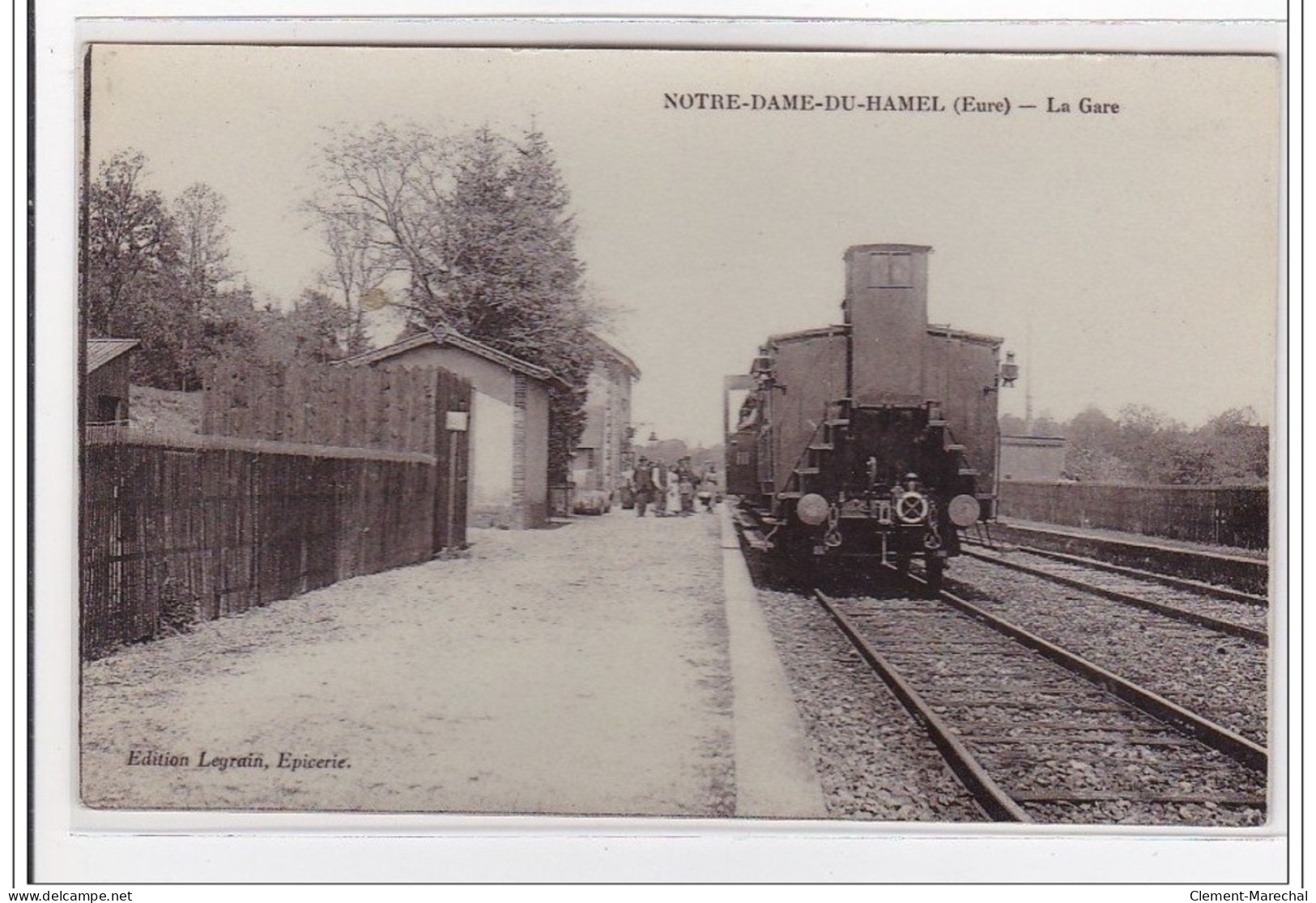 NOTRE-DAME-DU-HAMEL : La Gare (GARE) - Tres Bon Etat - Autres & Non Classés