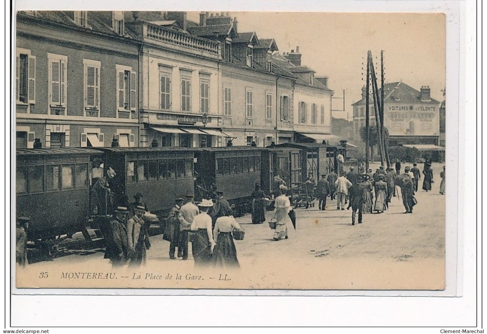 MONTEREAU  : La Place De La Gare - TRAMWAY - Très Bon état - Montereau