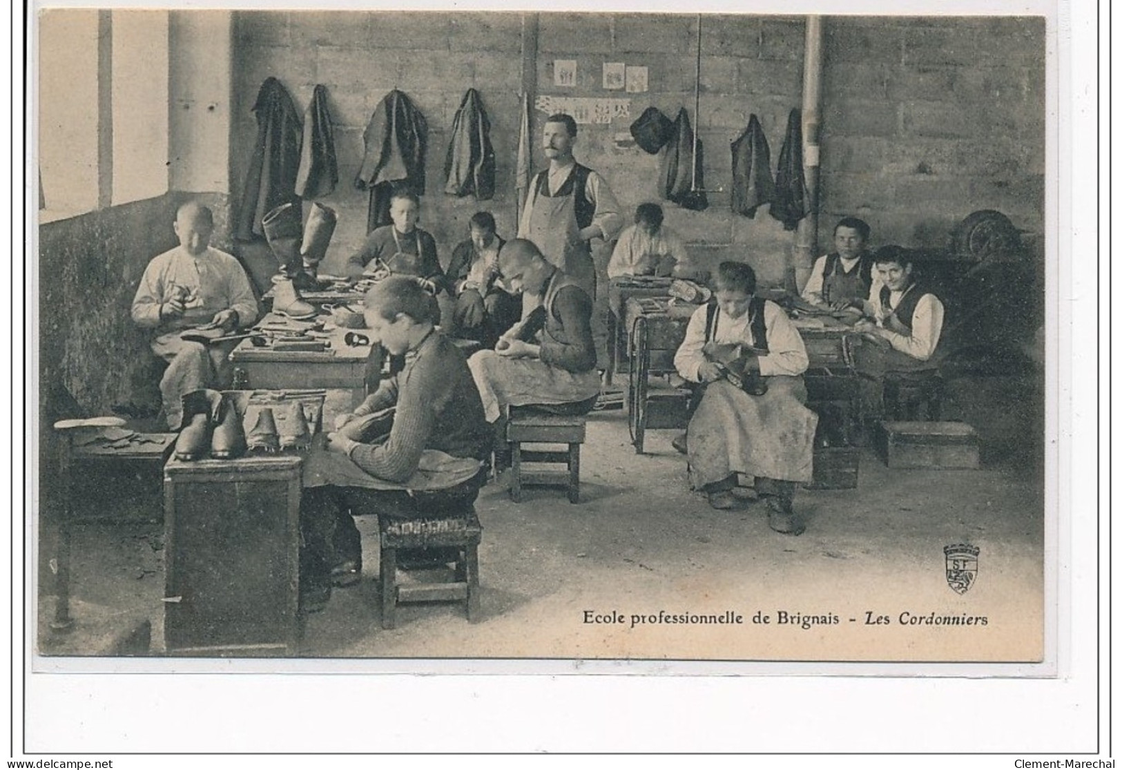 BRIGNAIS : Ecole Professionnelle De Brignais - Les Cordonniers - état - Brignais