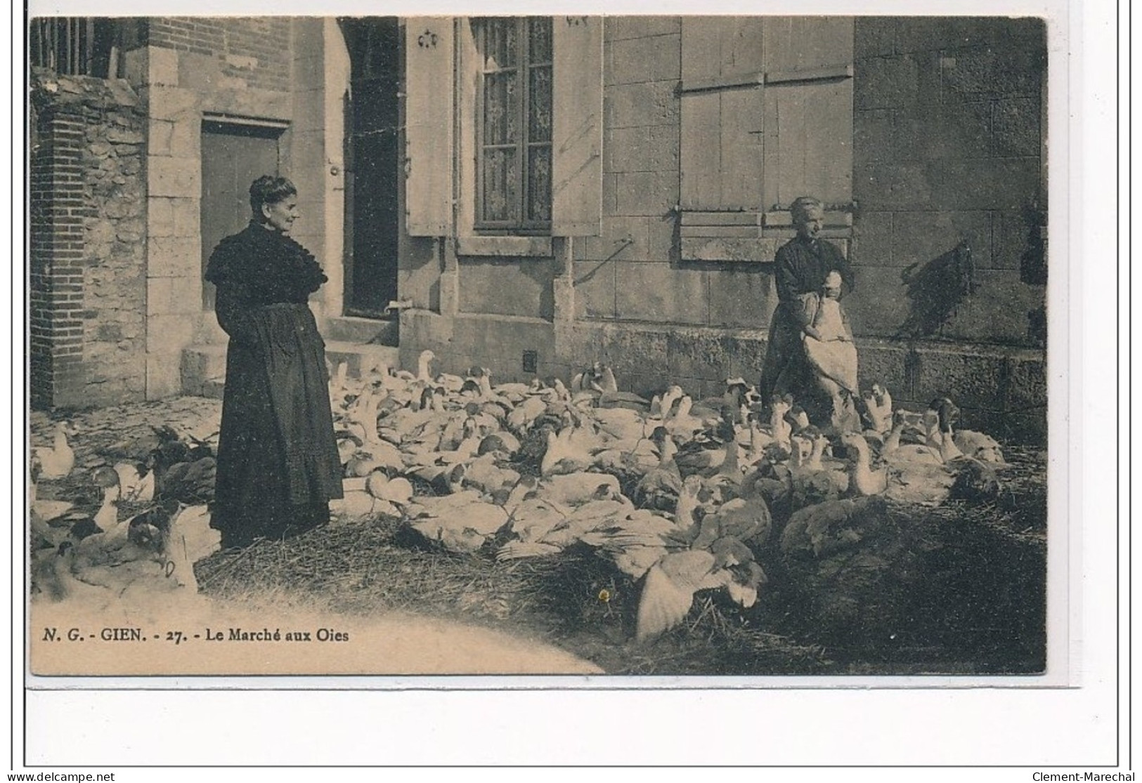 GIEN : Le Marché Aux Oies - Très Bon état - Gien