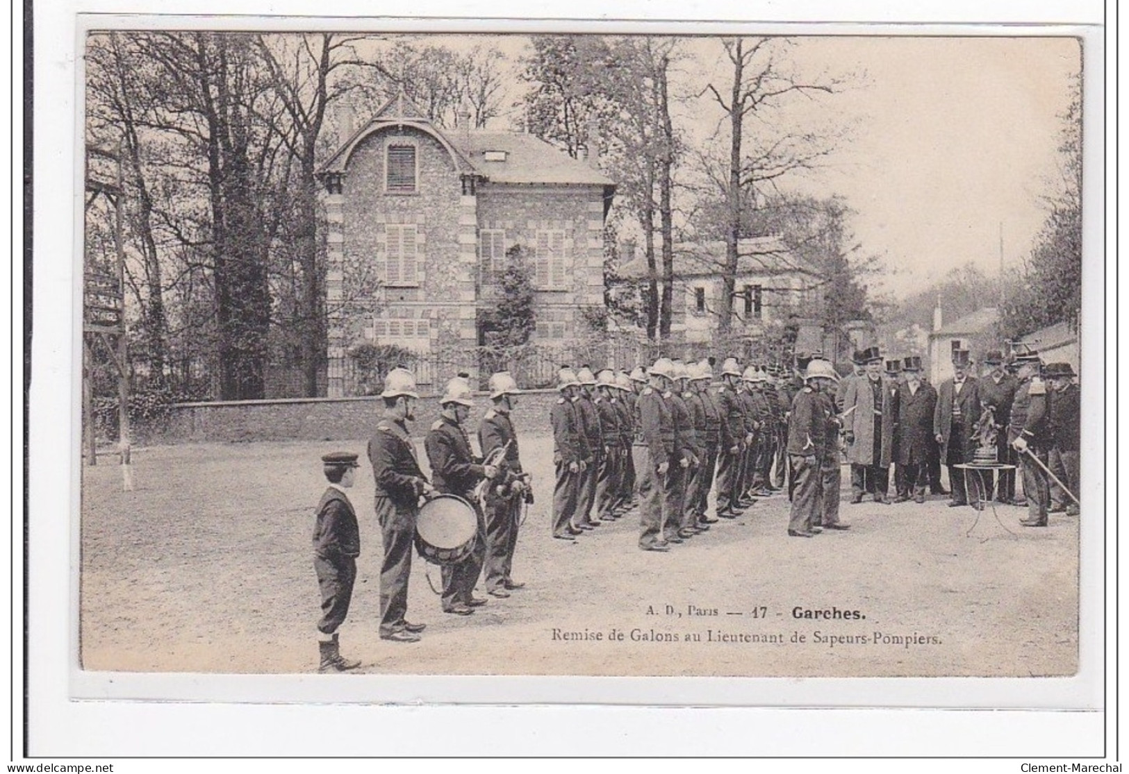 GARCHES : Remise De Galons Au Lieutenant De Sapeurs-pompiers - Tres Bon Etat - Garches