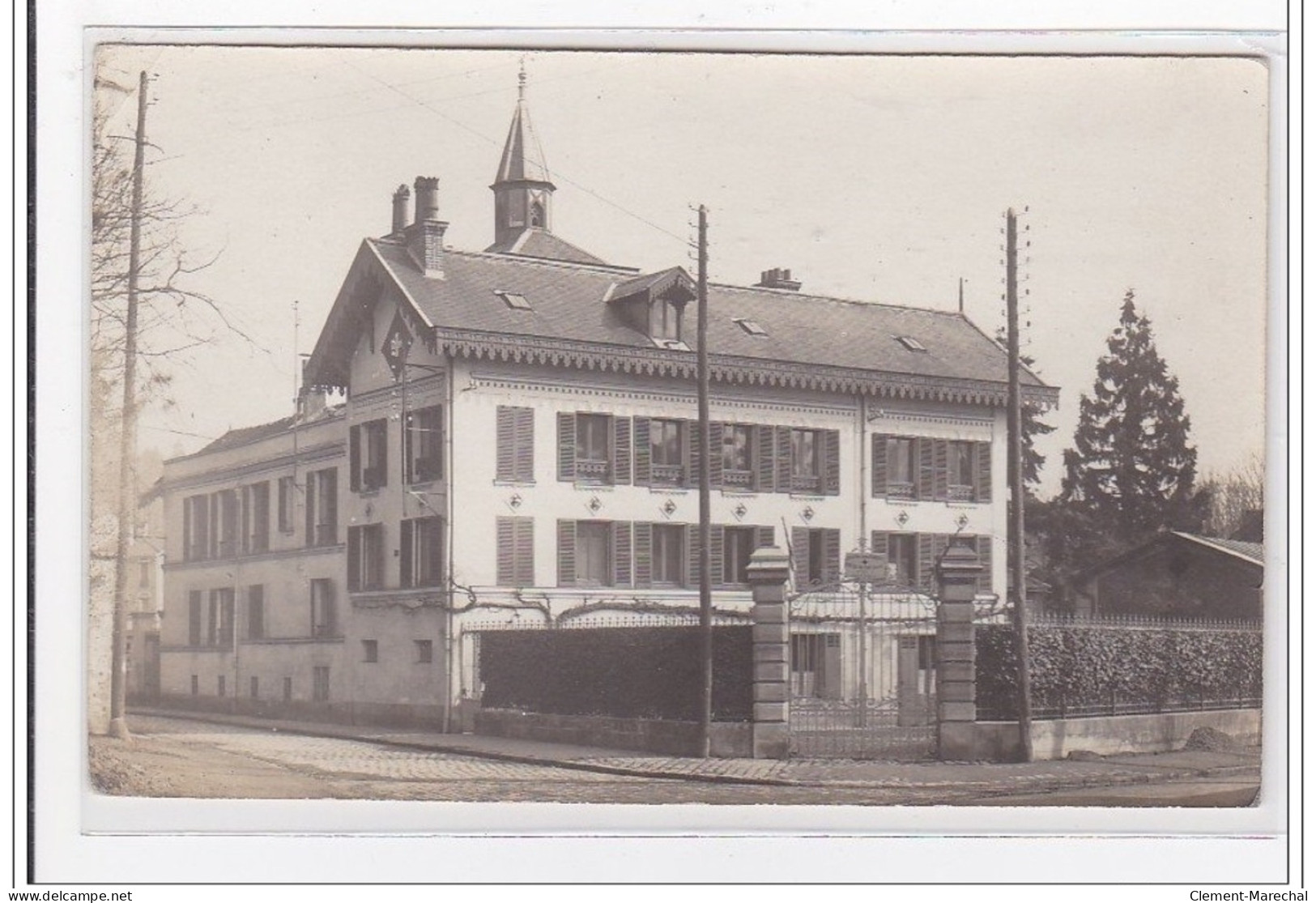 VAUCRESSON : Hopital Militaire - Tres Bon Etat - Vaucresson