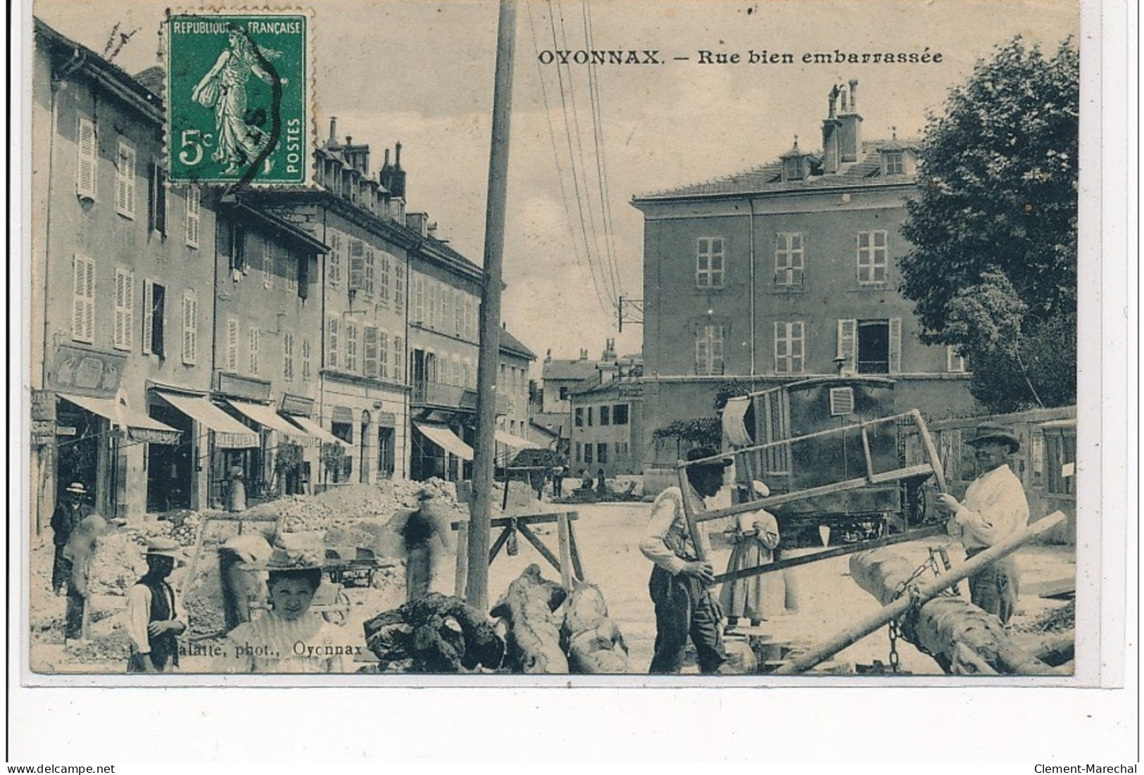 OYONNAX - Rue Bien Embarassée - TRAVAUX - BOIS - Très Bon état - Oyonnax