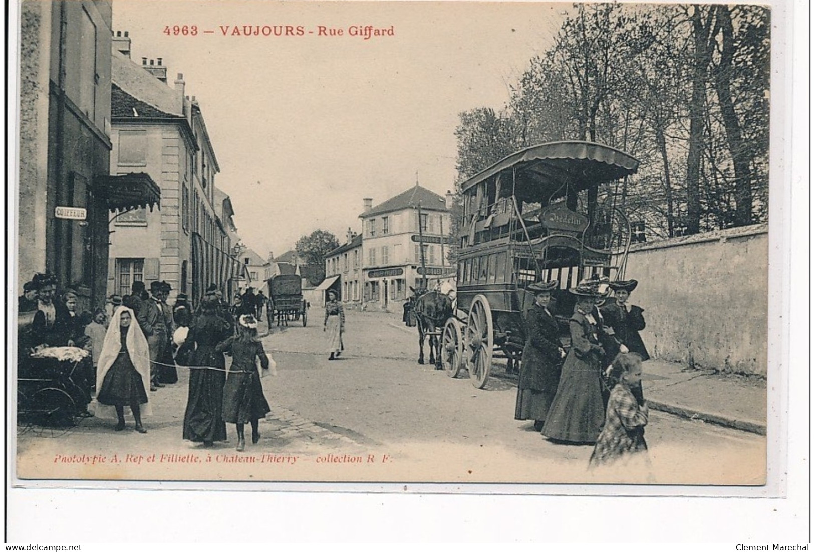 VAUJOURS - Rue Giffard - OMNIBUS - Très Bon état - Other & Unclassified