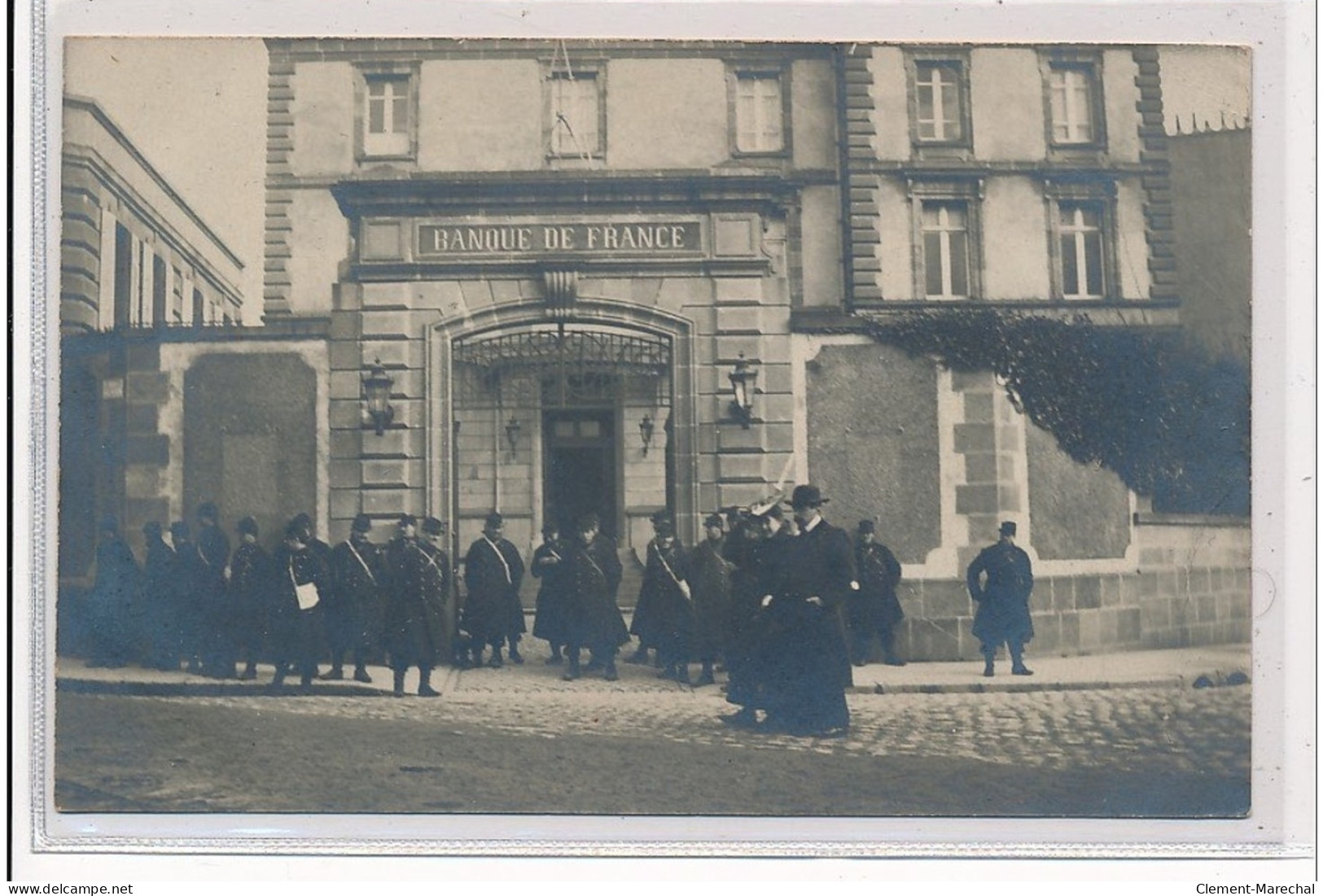 BREST : Carte Photo De Militaires En Faction Devant La Banque De France Vers 1910 - Très Bon état - Brest