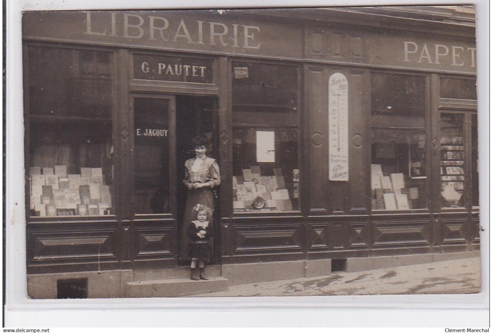 LE CREUSOT : Carte Photo De La Librairie PAUTET (JACQUY) (carte Postale) - Très Bon état - Le Creusot