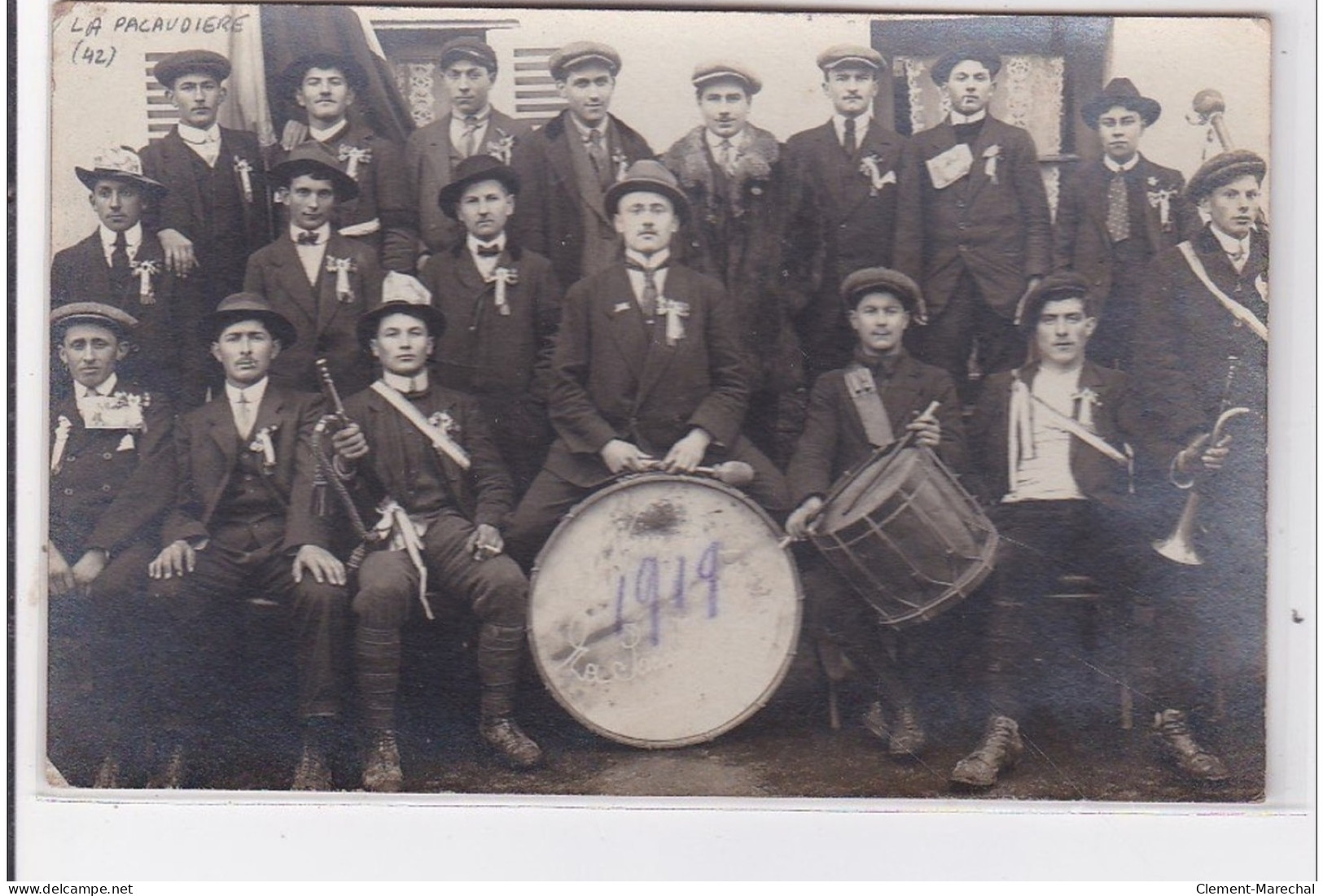 LA PACAUDIERE : Carte Photo De Conscrits En 1919 - Très Bon état - La Pacaudiere