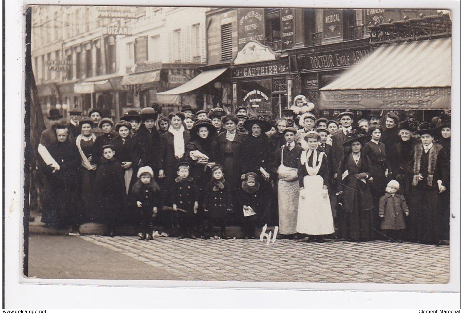 PARIS : Carte Photo De Commerces Vers Le 20 Avenue Des Ternes - Très Bon état - Arrondissement: 17