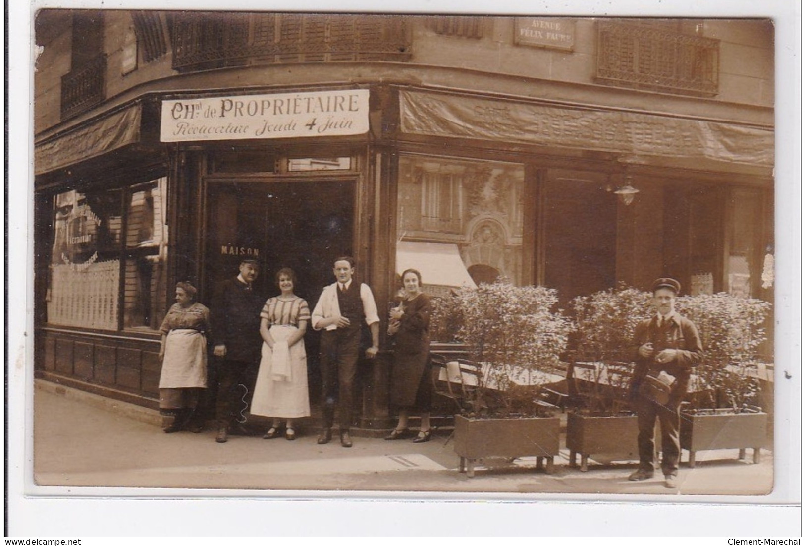 PARIS : Carte Photo Du Café Au 24 Avenue Felix Faure - Bon état (un Coin Plié) - District 15