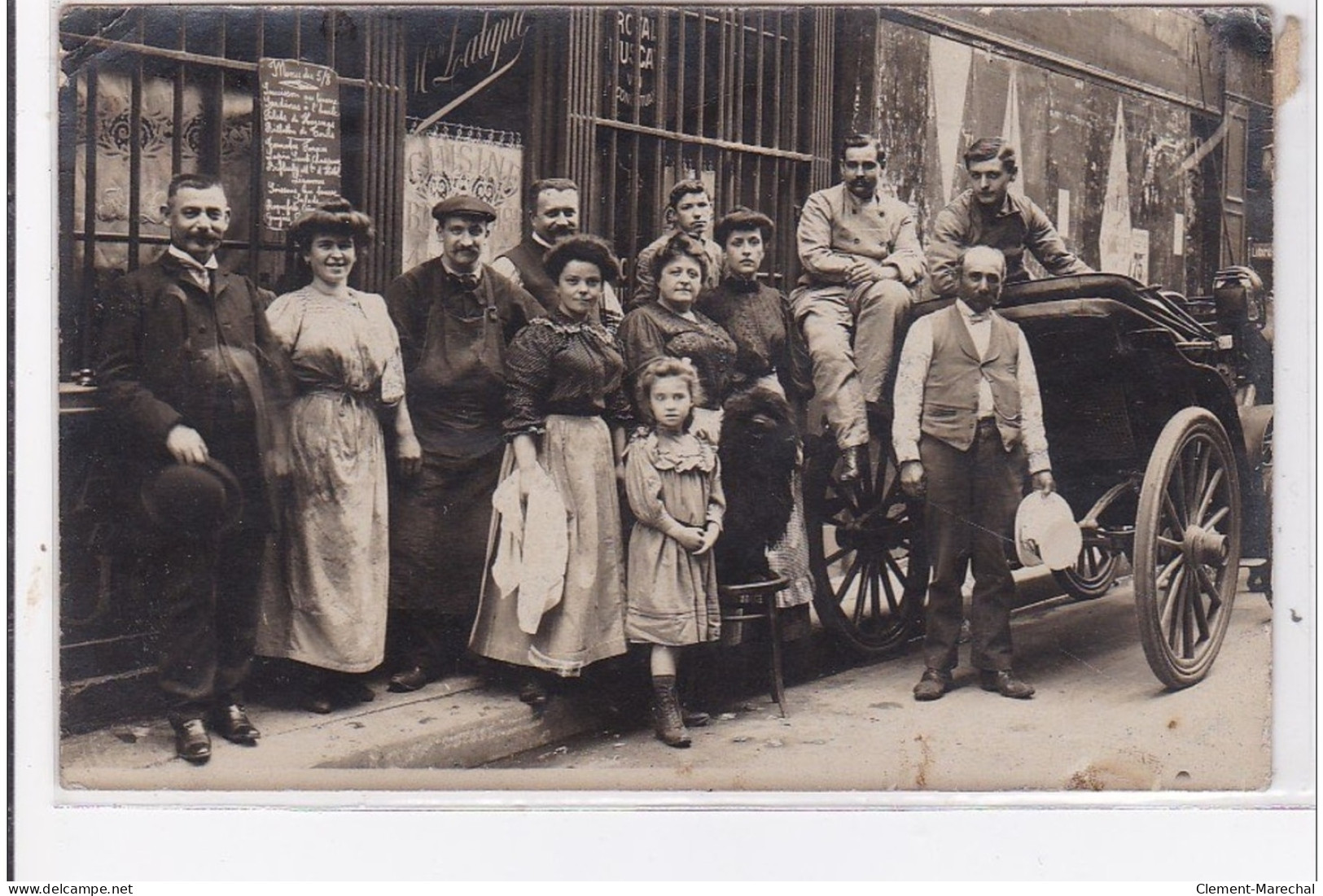 PARIS : Carte Photo Du Café LATAPIE Au 94 Rue De Grenelle (cocher)- Très Bon état - District 07