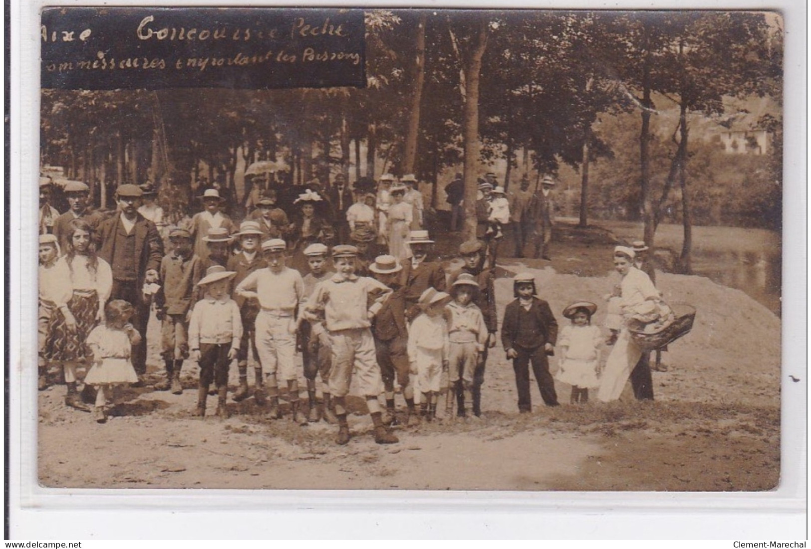 AIXE : Carte Photo D'un Concours De Pêche  - Commissaires Emportant Les Poissons - Très Bon état - Aixe Sur Vienne