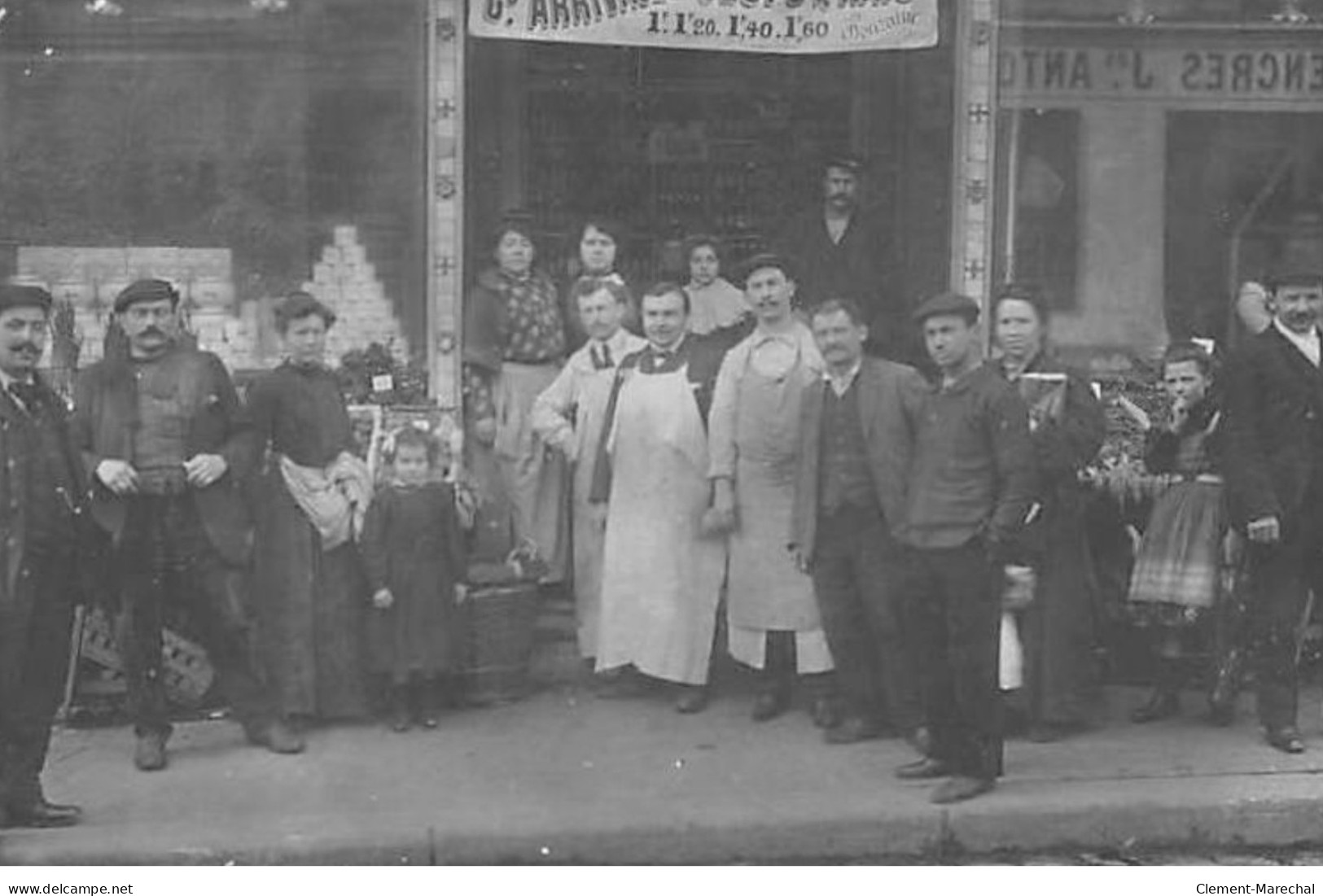 A LOCALISER  : Carte Photo PARIS? Petit Marché, Groupe De Personne - Très Bon état - Fotos