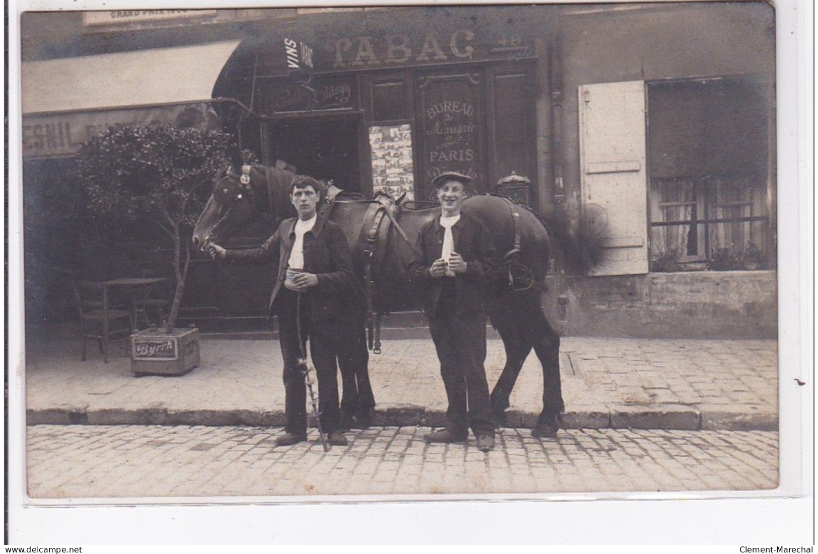 FONTENAY AUX ROSES : Carte Photo D'un Tabac (vendeur De Cartes Postales) Vers 1910 - Très Bon état - Fontenay Aux Roses