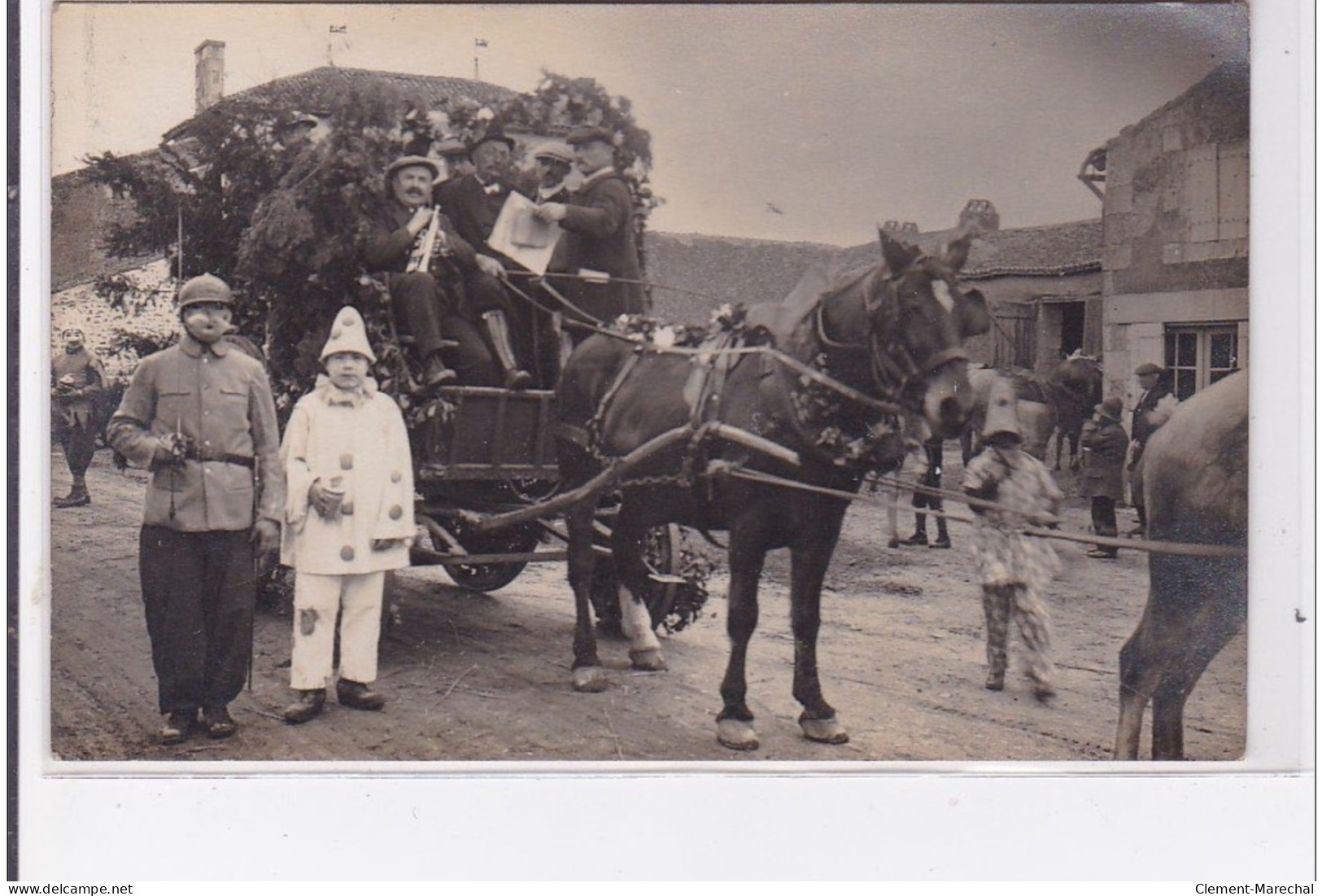 Environs De POITIERS : Carte Photo D'une Fête (Photo RAYMOND) - Très Bon état - Autres & Non Classés