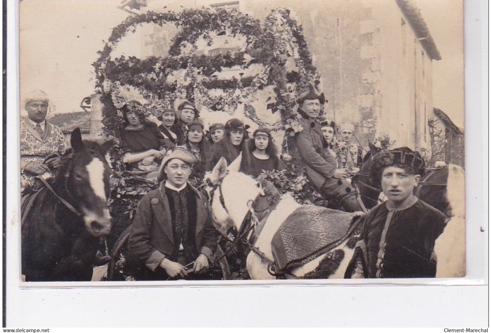 Environs De POITIERS : Carte Photo D'une Fête (Photo RAYMOND) - Très Bon état - Autres & Non Classés