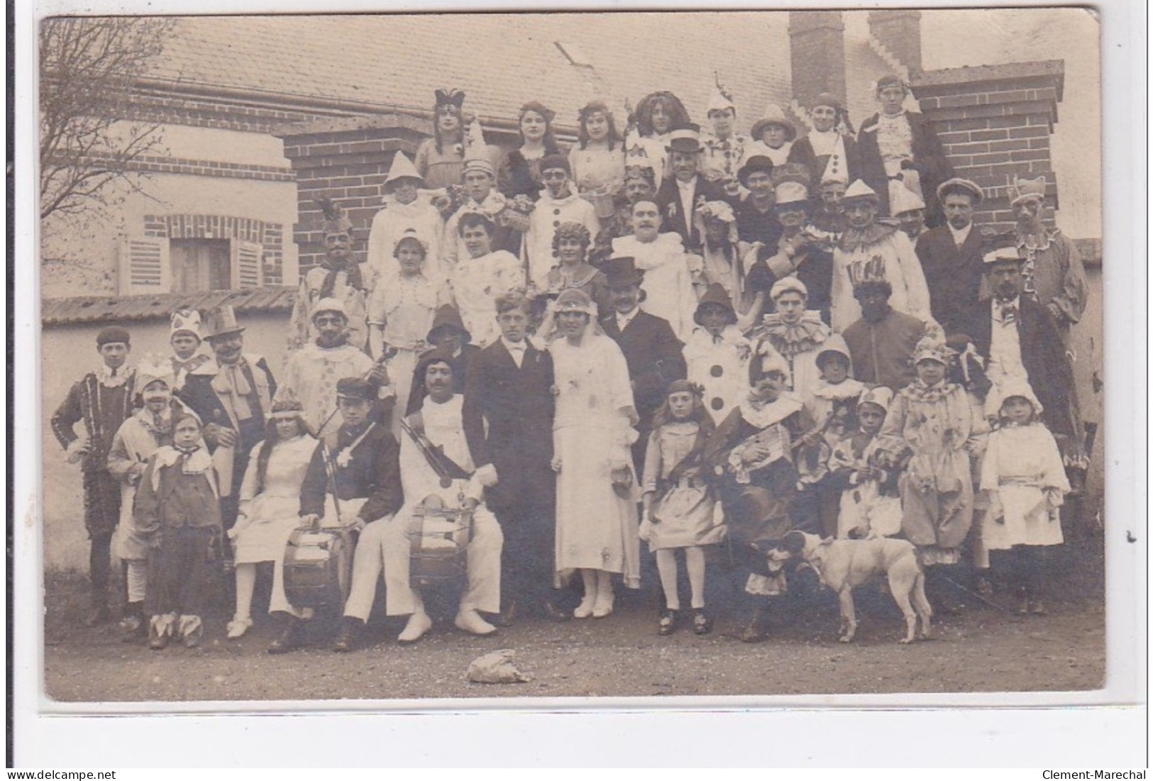 SOREL MOUSSEL : Carte Photo D'un Groupe Pendant La Fête En 1922 - Très Bon état - Sorel-Moussel