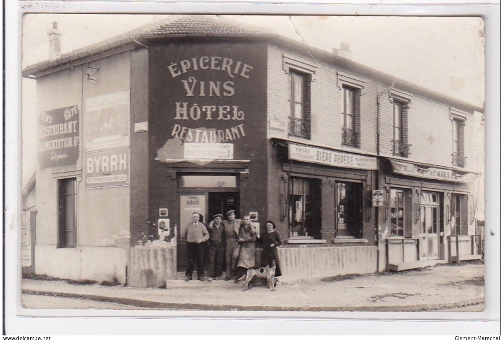 VILLEPINTE : Carte Photo Du Café à L'angle Avenue A.de Vigny Et Route De Sevran à Villepinte - état (un Pli) - Villepinte