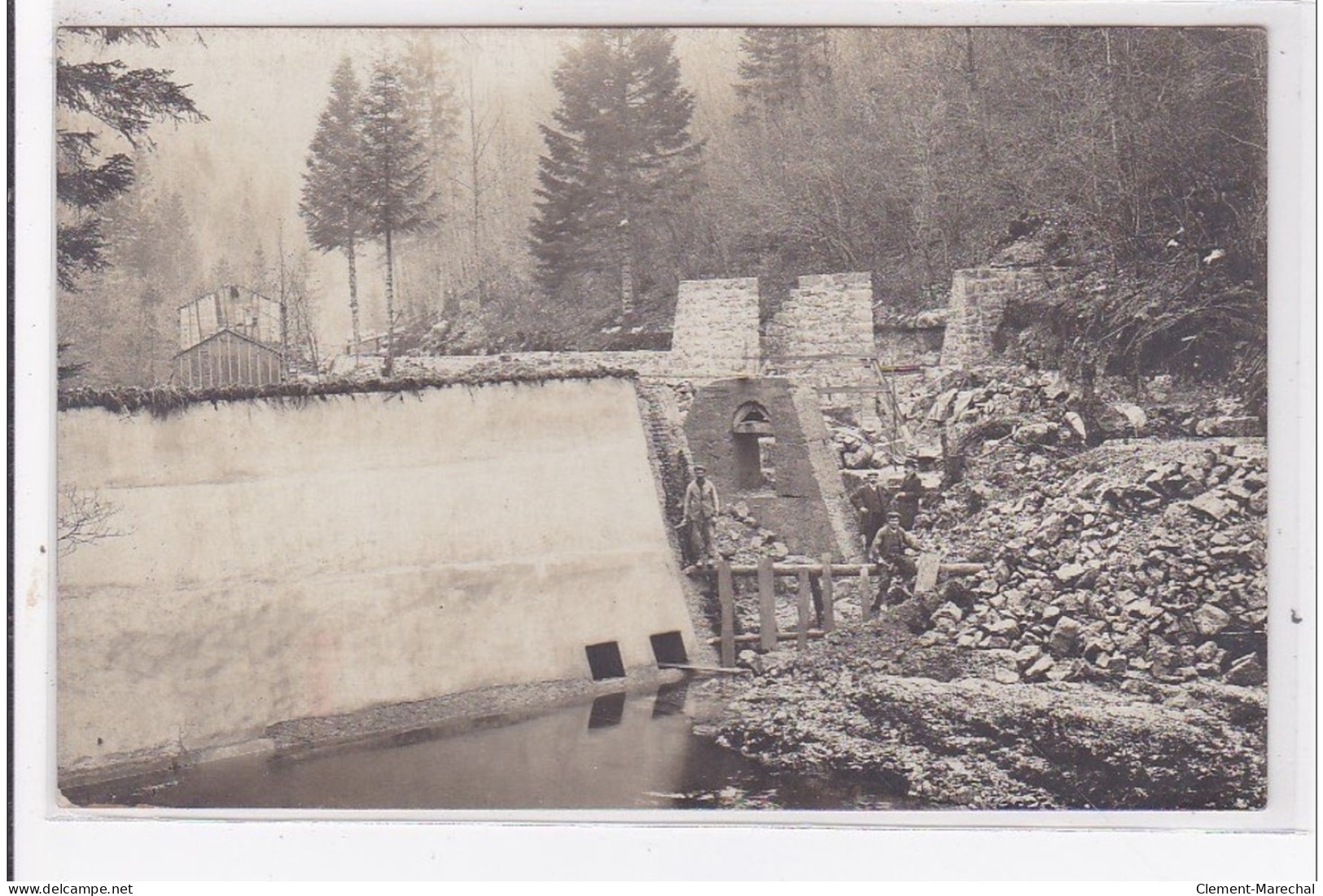 VAINE ? : A Localiser - Carte Photo D'un Barrage Détruit Vers 1911 - Très Bon état - Autres & Non Classés