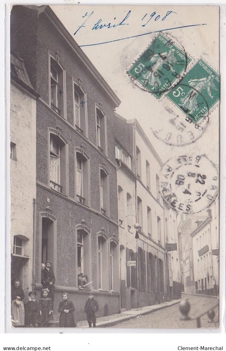 MAUBEUGE : Carte Photo D'une Rue Vers 1910 - Très Bon état - Maubeuge