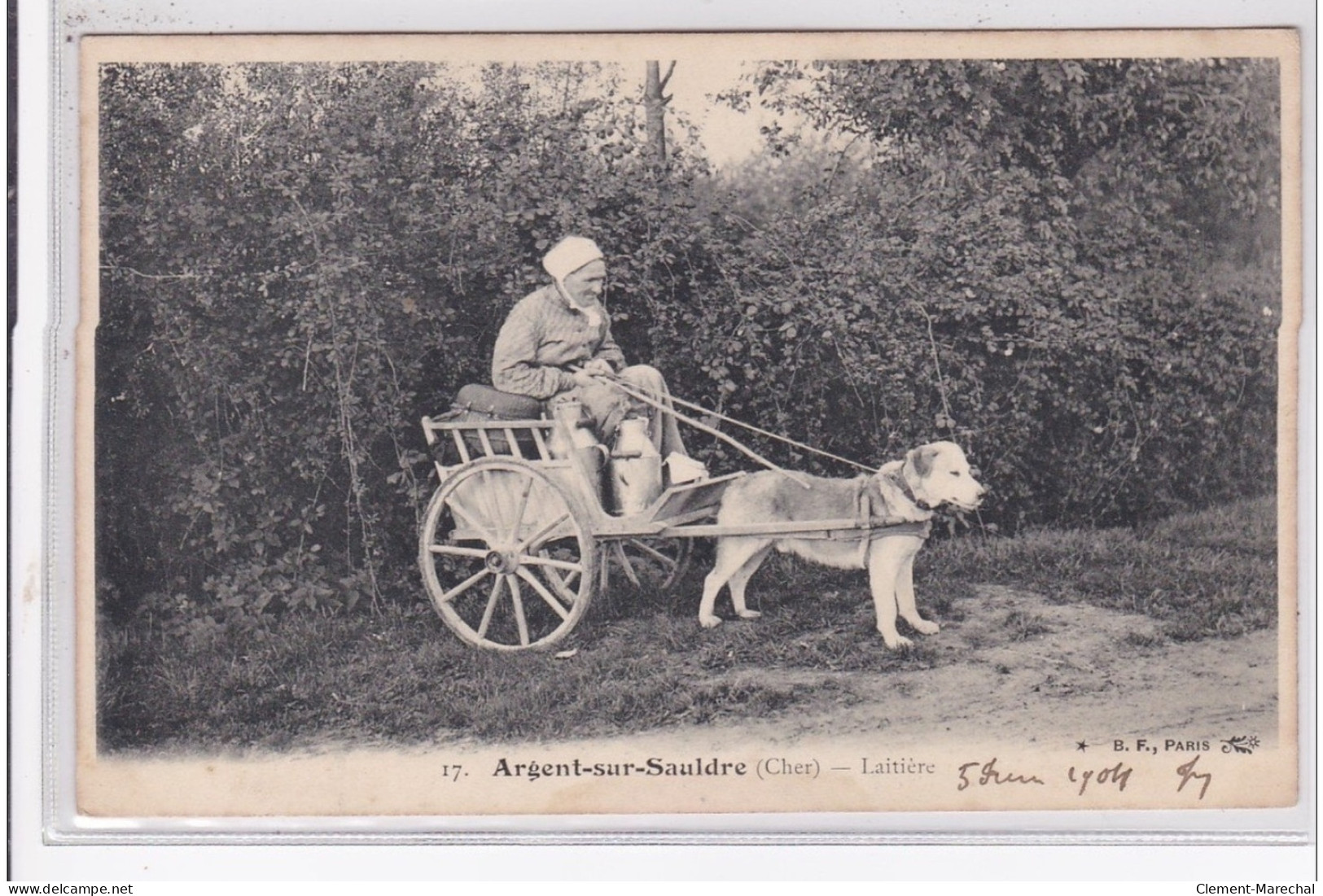 ARGENT SUR SAULDRE - Laitière - Attelage à Chien (voiture à Chien) - Bon état (traces Au Dos) - Argent-sur-Sauldre