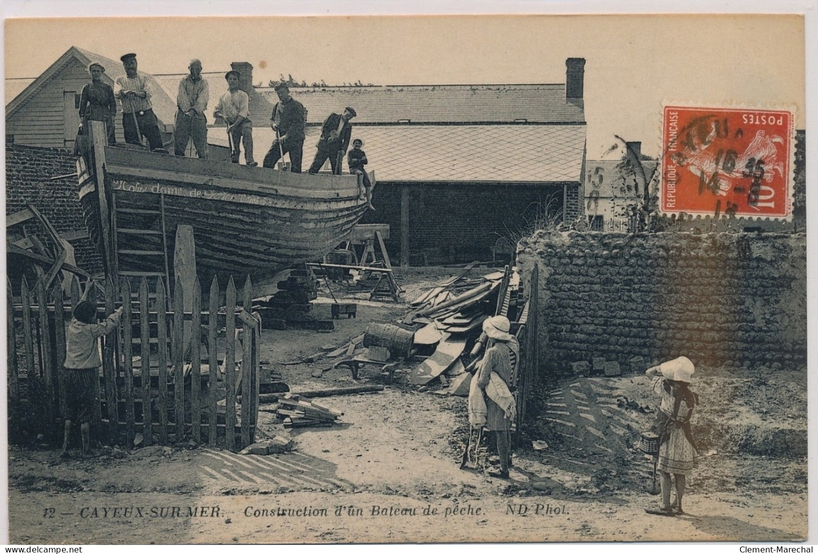 CAYEUX-sur-MER : Construction D'un Bateau De Pêche - Très Bon état - Cayeux Sur Mer