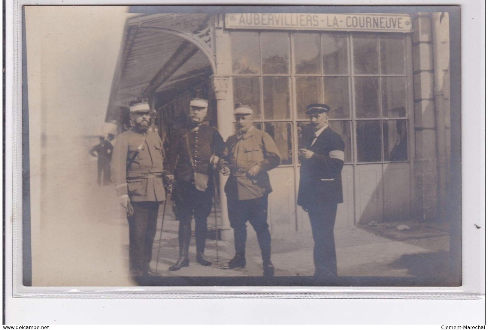 AUBERVILLIERS LA COURNEUVE : Carte Photo De Militaires Sur Les Quais De La Gare Vers 1910 - Très Bon état - Aubervilliers