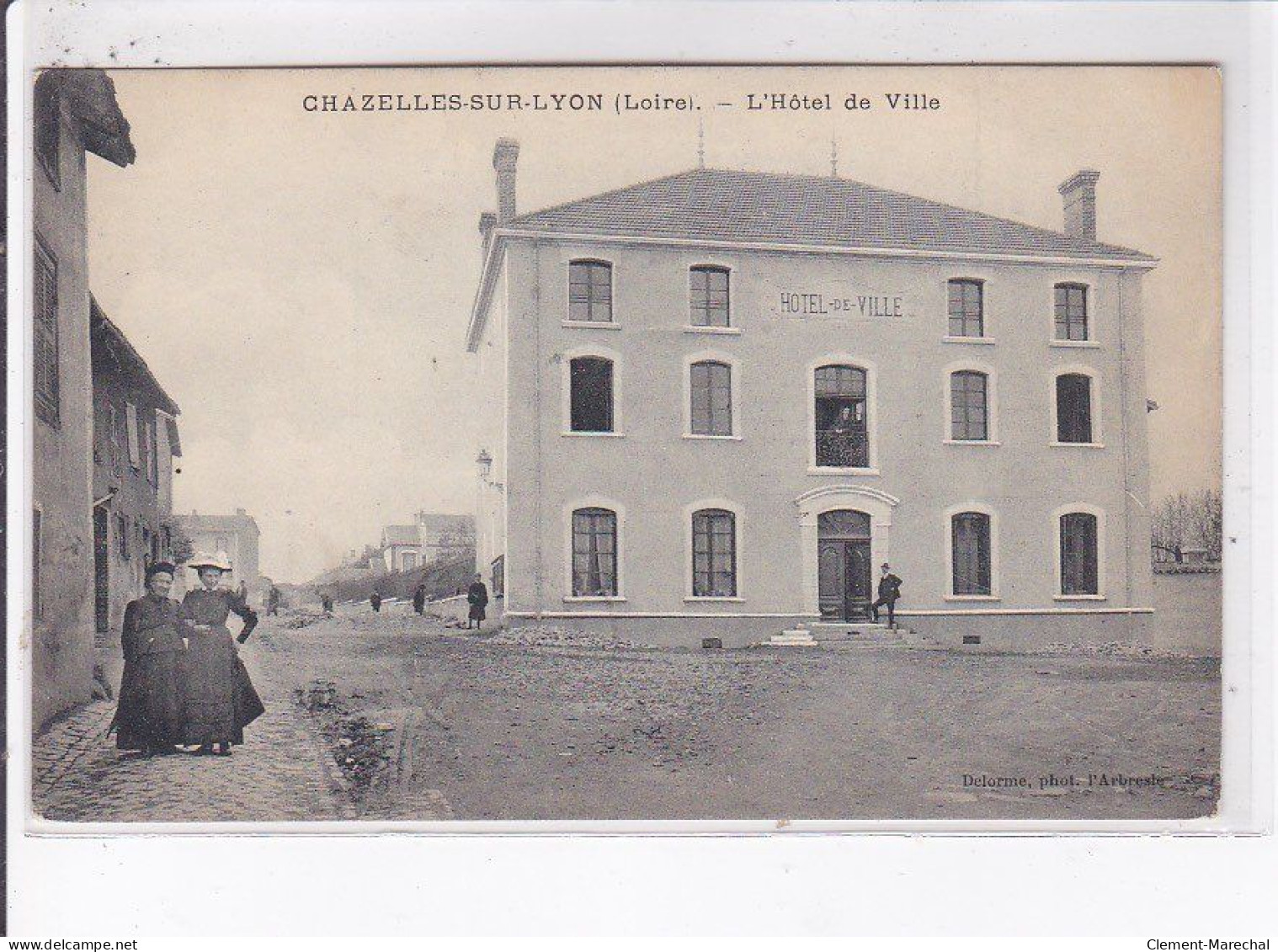 CHAZELLES-sur-LYON: L'hôtel De Ville - état - Autres & Non Classés