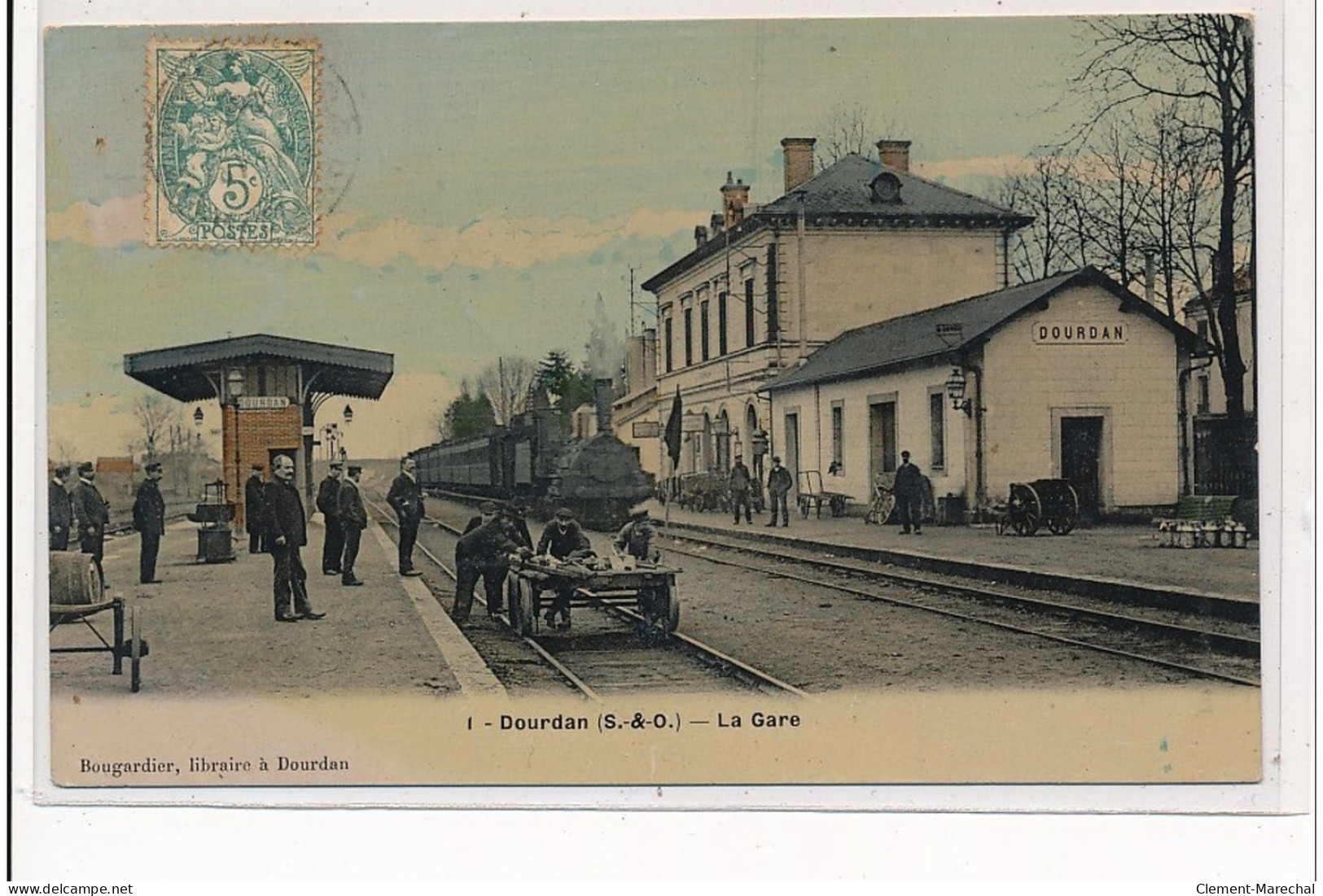 DOURDAN : La Gare - Etat (traces Aux Dos) - Dourdan