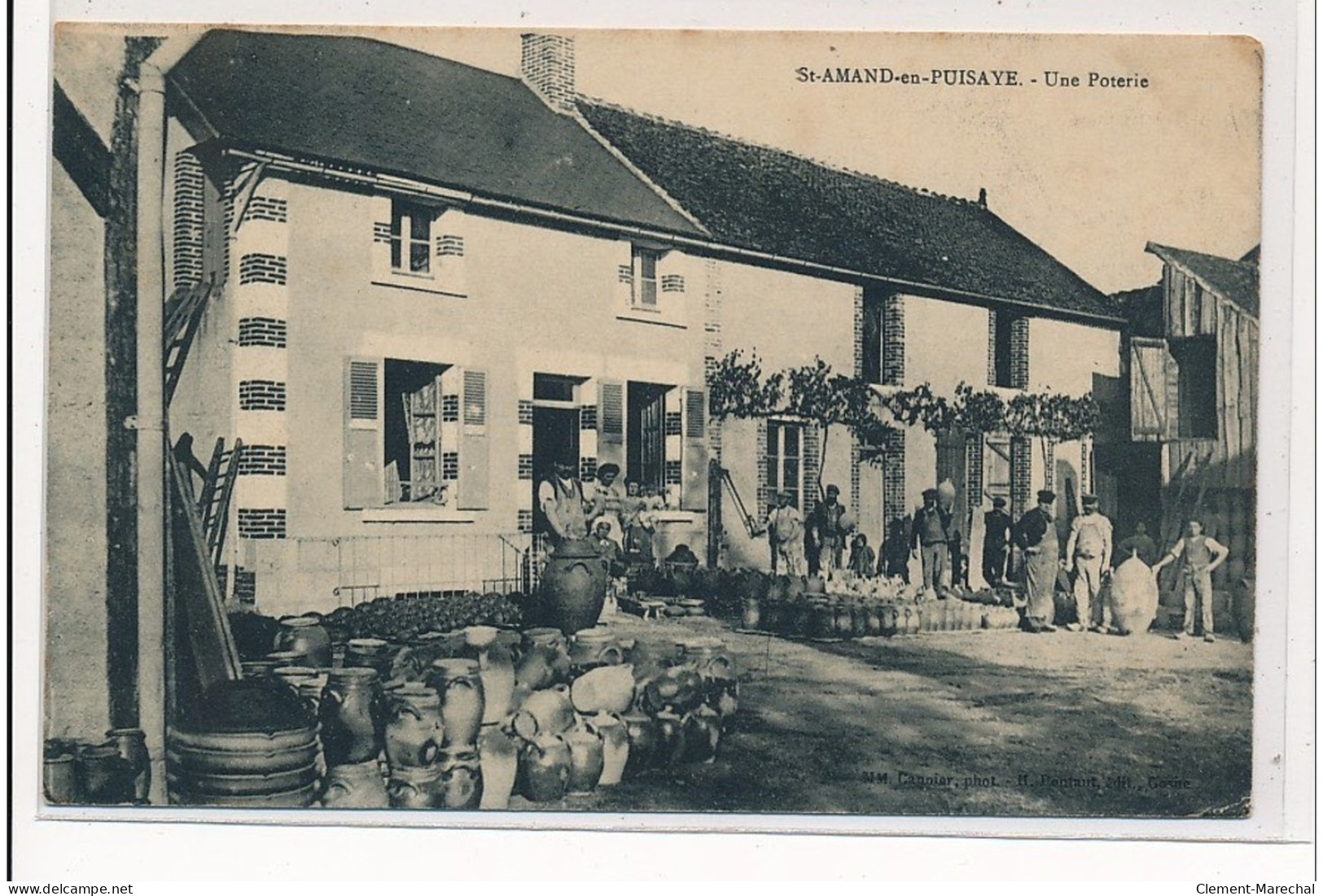 SAINT-AMAND-en-PUISAYE : Une Poterie - Tres Bon Etat - Saint-Amand-en-Puisaye