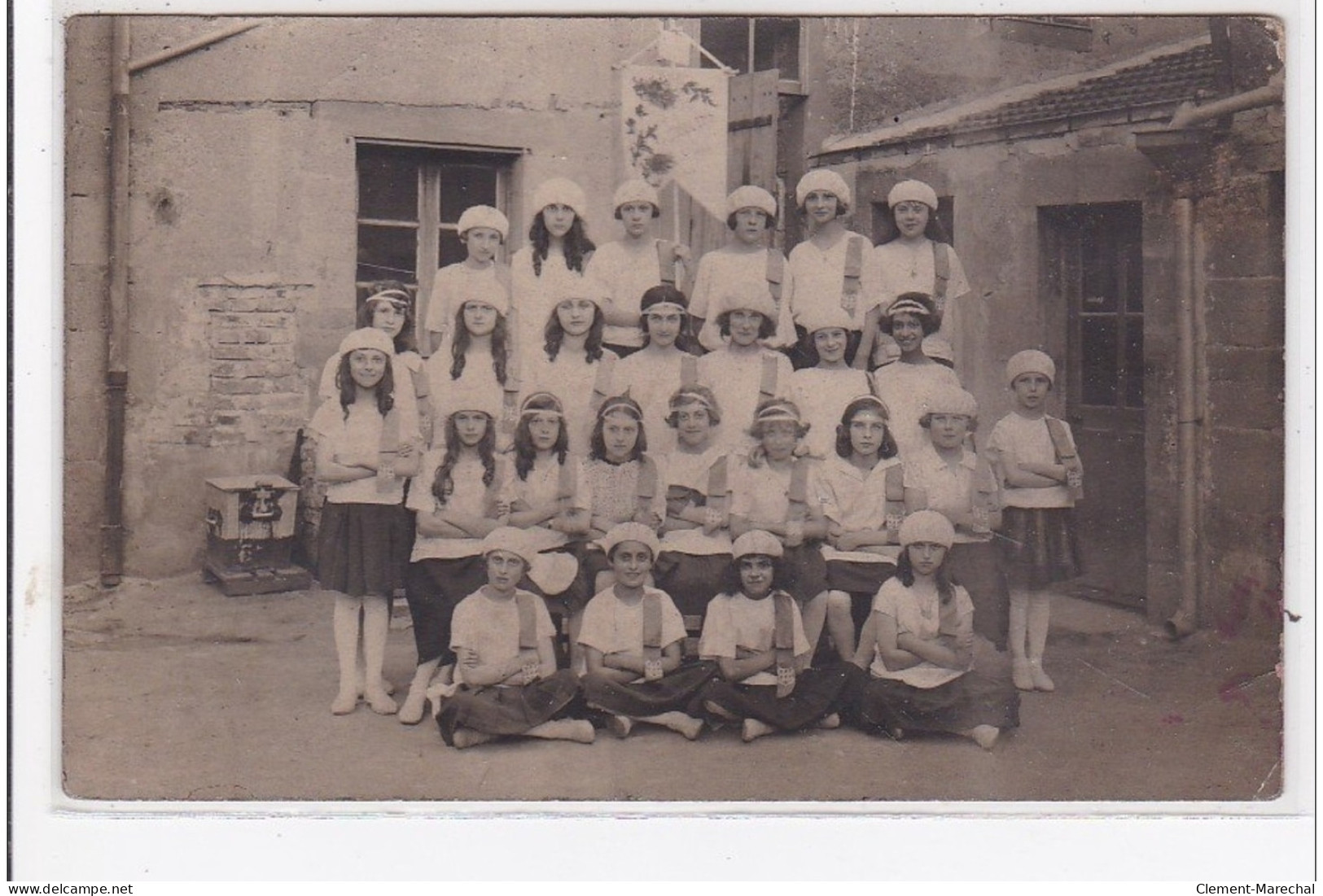 MOULINS : Groupe De Gymnaste De Moulins, Filles - état - Moulins