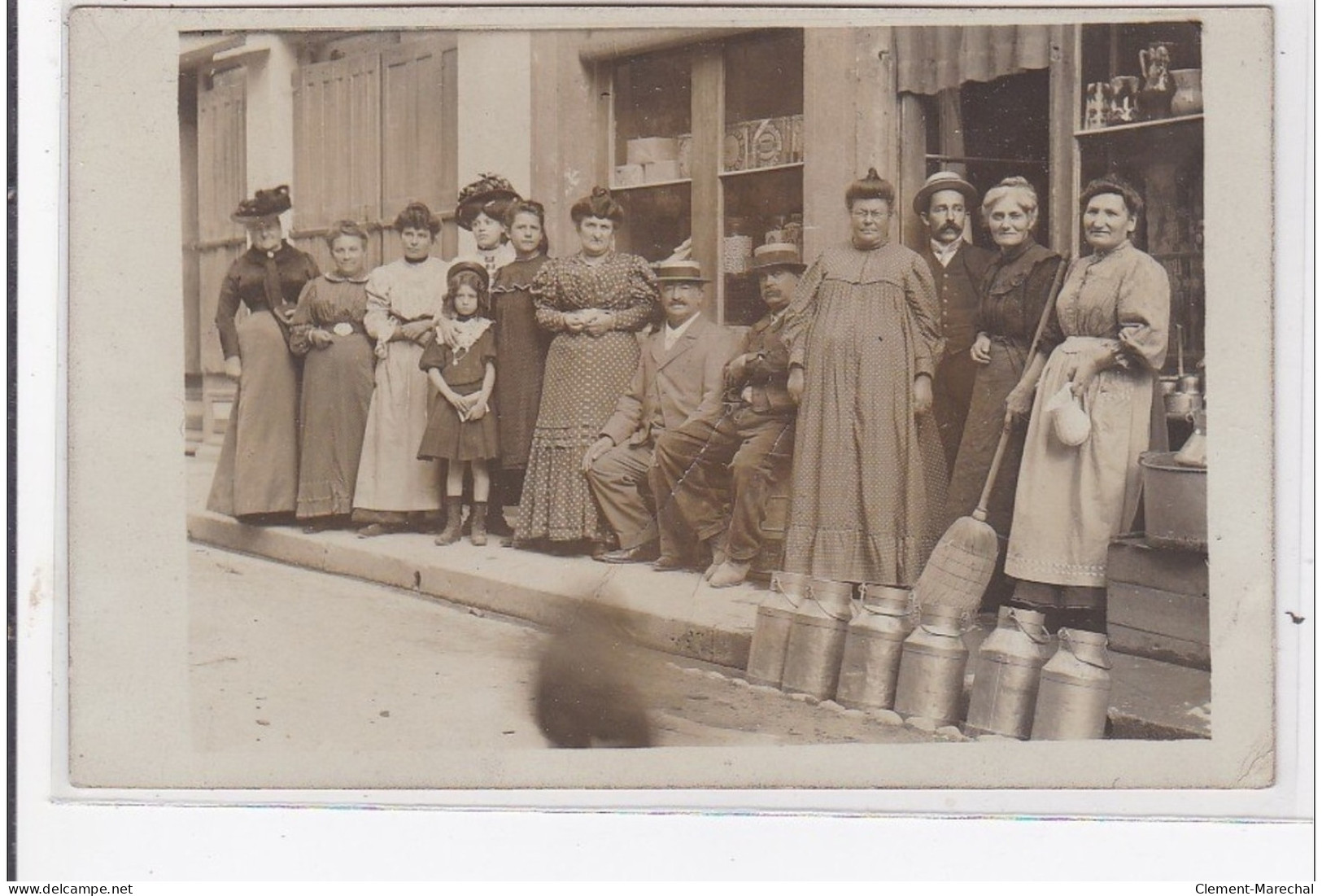 BOURG-en-BRESSE : épicerie Duport, Groupe De Personnages - état - Andere & Zonder Classificatie