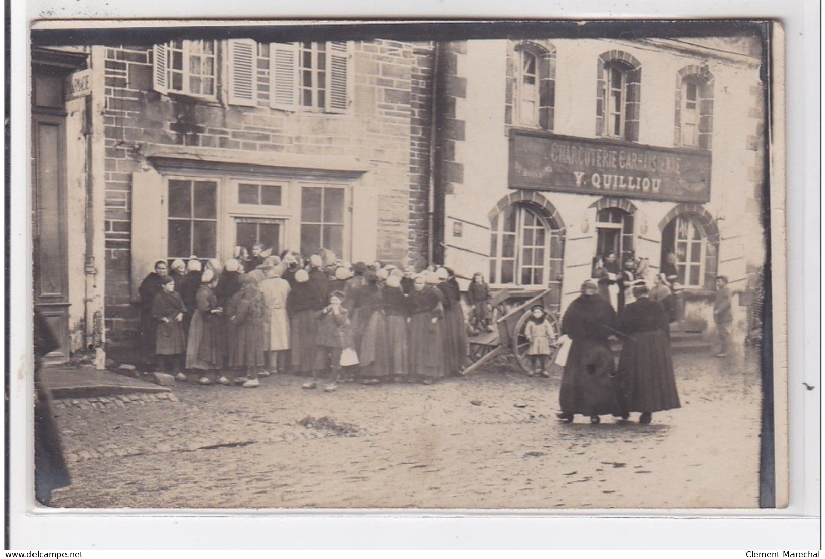 CARHAIX : Carte Photo De La Charcuterie Carhaisienne QUILLIOU - Très Bon état - Carhaix-Plouguer