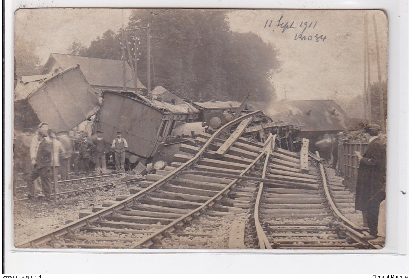 BERNAY : Carte Photo Du Déraillement Du Chemin Fer En Septembre 1911 - Bon état (traces) - Bernay