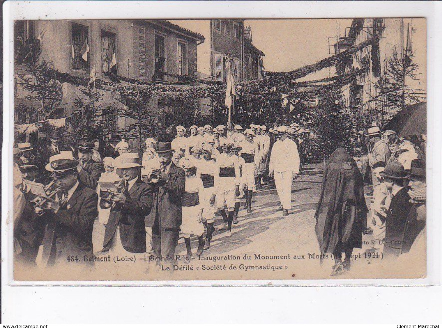 BELMONT: Grande Rue, Inauguration Du Monument Aux Morts, Défilé "société De Gymnastique" - Très Bon état - Belmont De La Loire