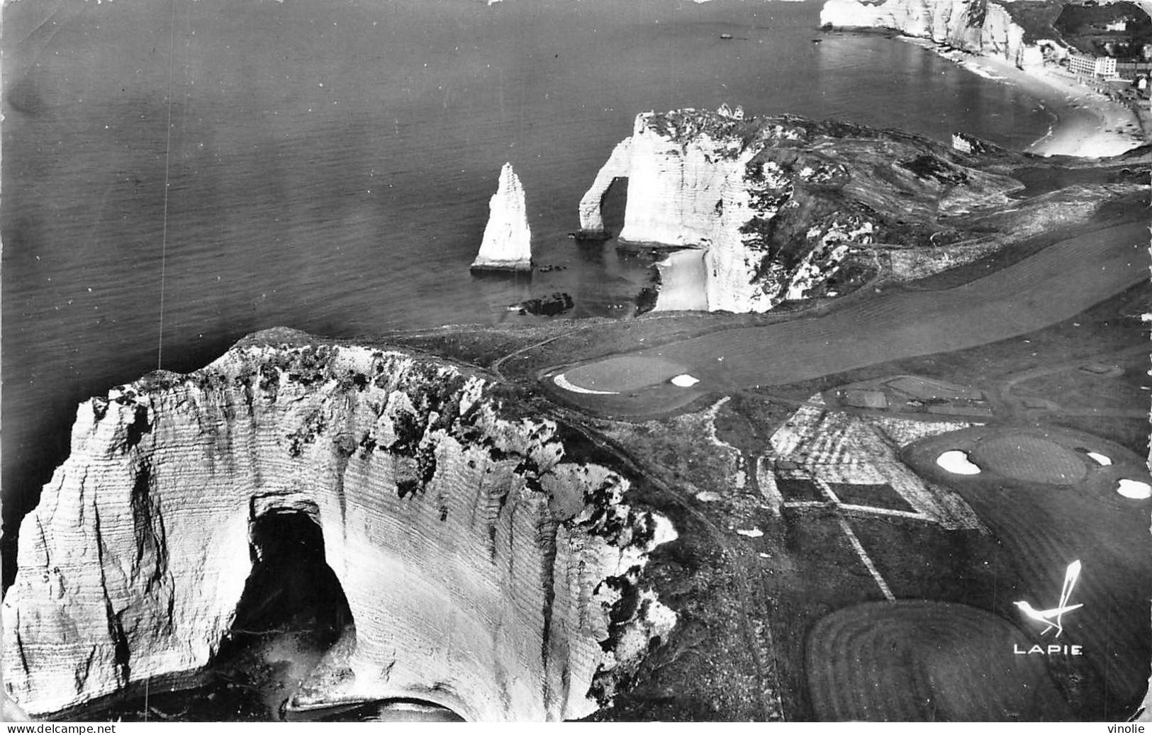 24-5126 : ETRETAT. VUE AERIENNE - Etretat