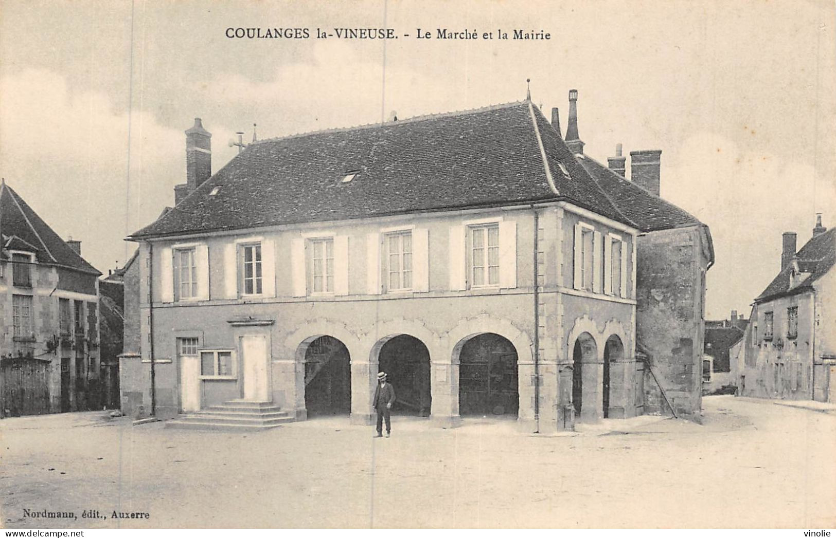 24-5134 : COULANGES-LA-VINEUSE. MARCHE ET MAIRIE - Coulanges La Vineuse