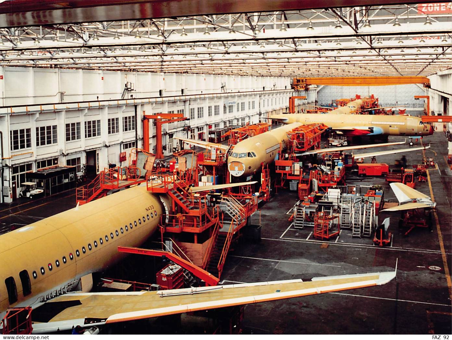 Airbus - Final Assembly Line Of The A320 At Aerospatiale In Toulouse - +/- 180 X 130 Mm. - Photo Presse Originale - Aviation