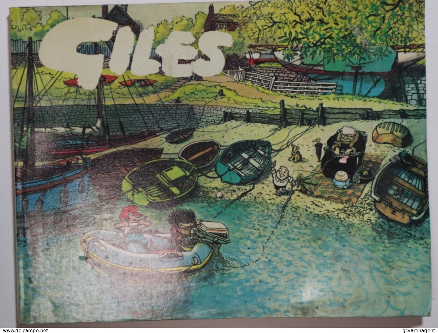 GILES - SUNDAY EXPRESS & DAILY EXPRESS CARTOONS - TWENY NINTH SERIE  1975.   MOOIE STAAT  ZIE AFBEELDINGEN - Striptijdschriften