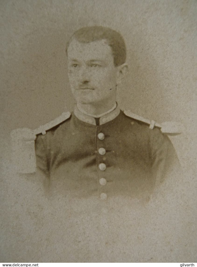Photo CDV Coué à Saumur Portrait Militaire S/Lieutenant  Ecole Cavalerie  CA 1880  - L679A - Anciennes (Av. 1900)