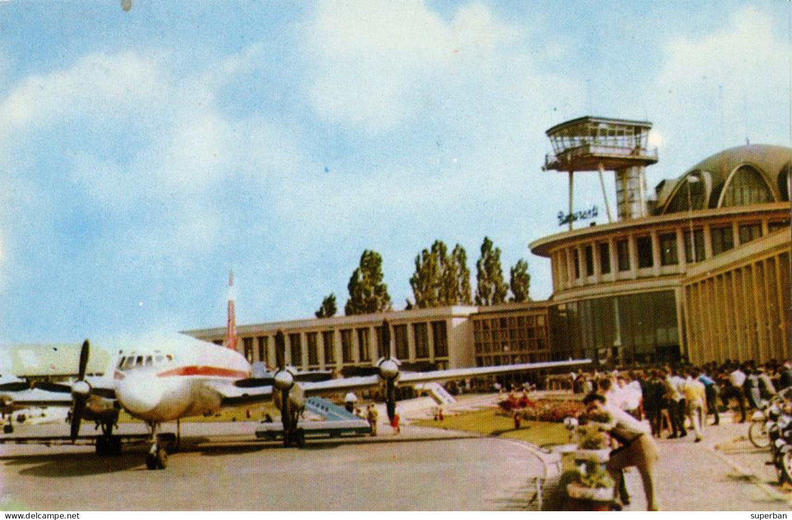 AVIATION CIVILE : QUADRIMOTEUR à HÉLICES - ILYUSHIN 'IL 18' - AÉROPORT De BUCAREST - BANEASA ~ 1960 - '965 - RRR (an613) - 1946-....: Modern Tijdperk