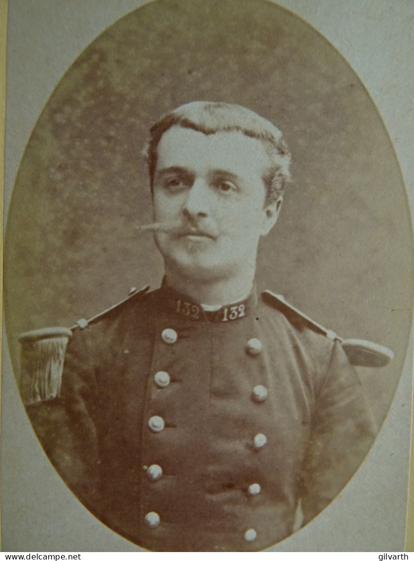 Photo CDV Borderia à Reims   Portrait Militaire S/Lieutenant 132e Infanterie  Belle Moustache CA 1875-80  - L679A - Old (before 1900)