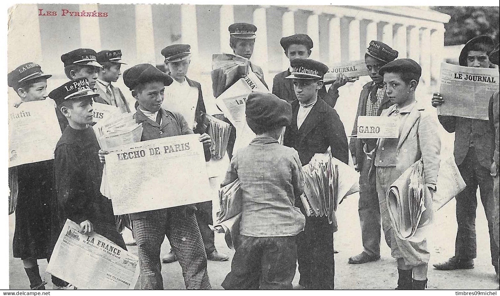 CPA Luchon Les Journaux De Paris - Luchon