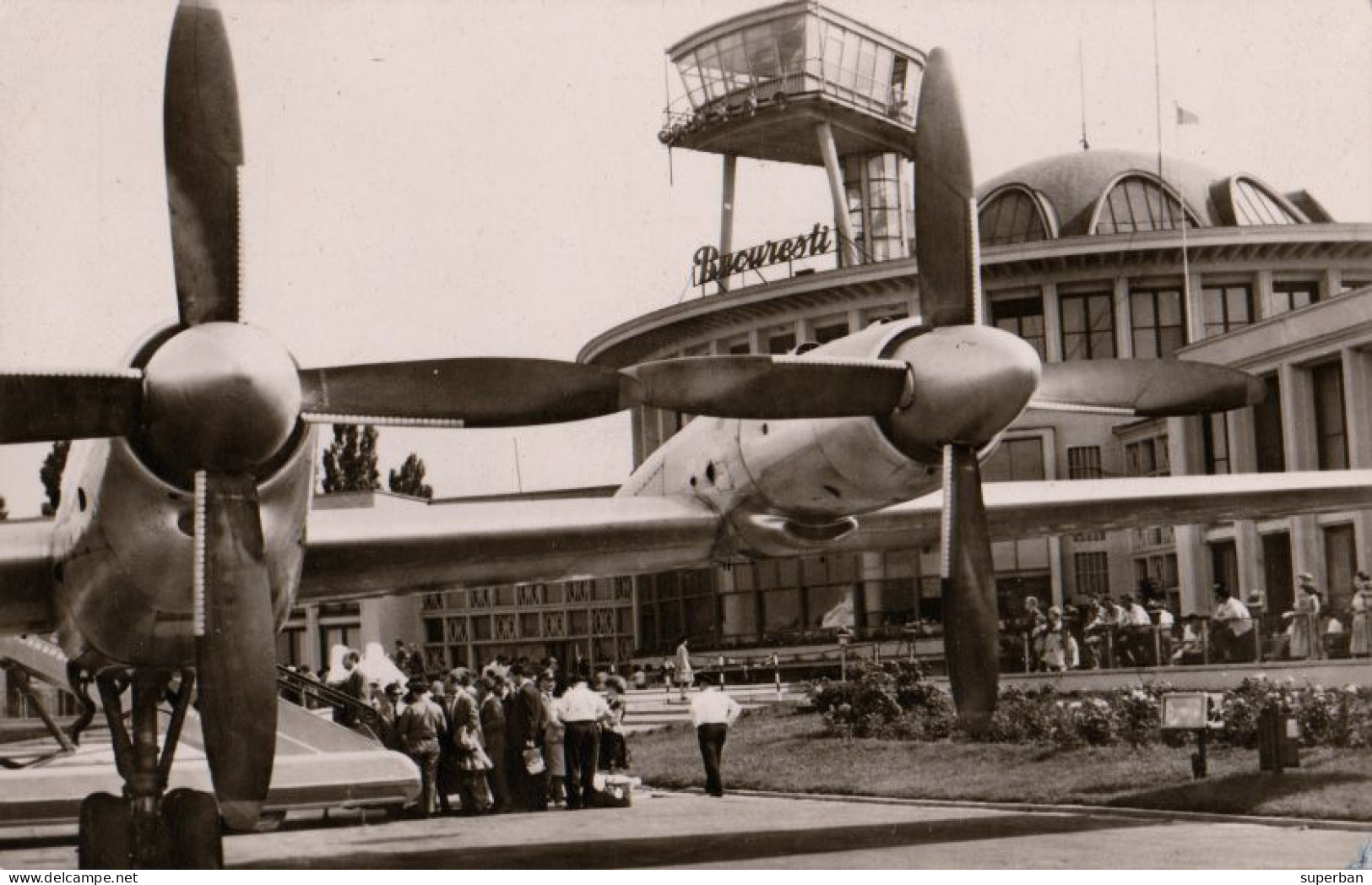AVIATION CIVILE ~ 1960 - QUADRIMOTEUR à HÉLICES - ILYUSHIN IL 18 - TAROM - AÉROPORT De BUCAREST - BANEASA AIRPORT (an620 - 1946-....: Modern Tijdperk