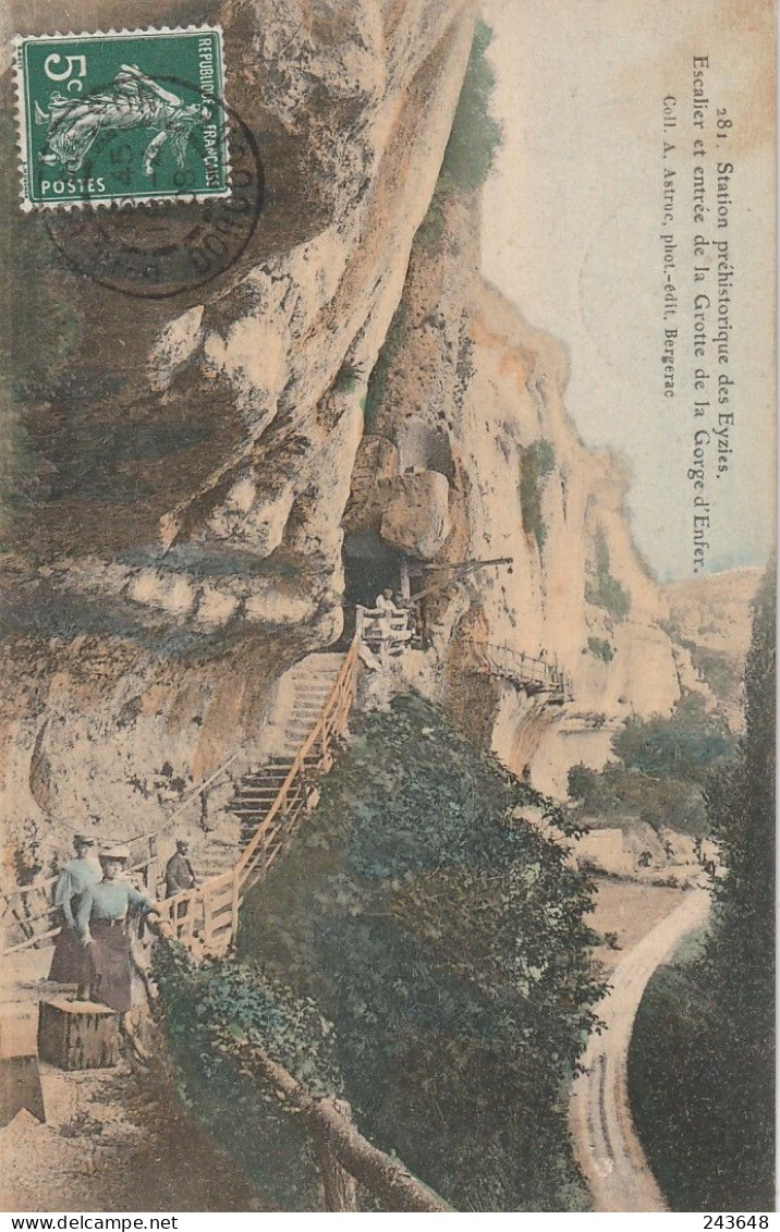 Les Eyzies Escalier De La Grotte De La Gorge D'enfer - Les Eyzies