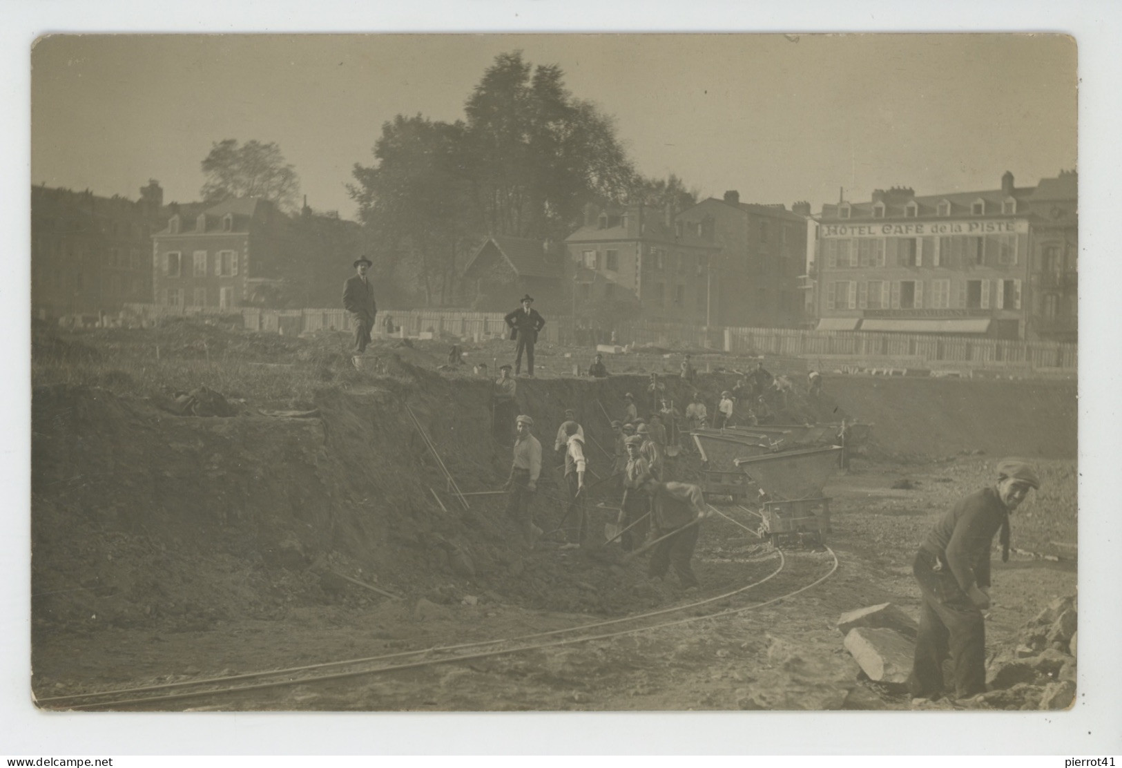 LIMOGES - Carte Photo Des Travaux D'aménagement Du Bassin Des Nouveaux Jardins De La Gare Début XXème (Hôtel De La Piste - Limoges