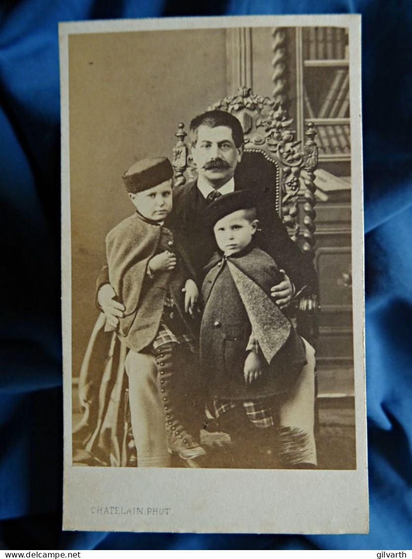 Photo Cdv Chatelain, Nancy - Comte Xavier Lacombe De La Tour Avec Les Jumeaux Jean Et Ernest, Second Empire Ca 1865 L679 - Antiche (ante 1900)