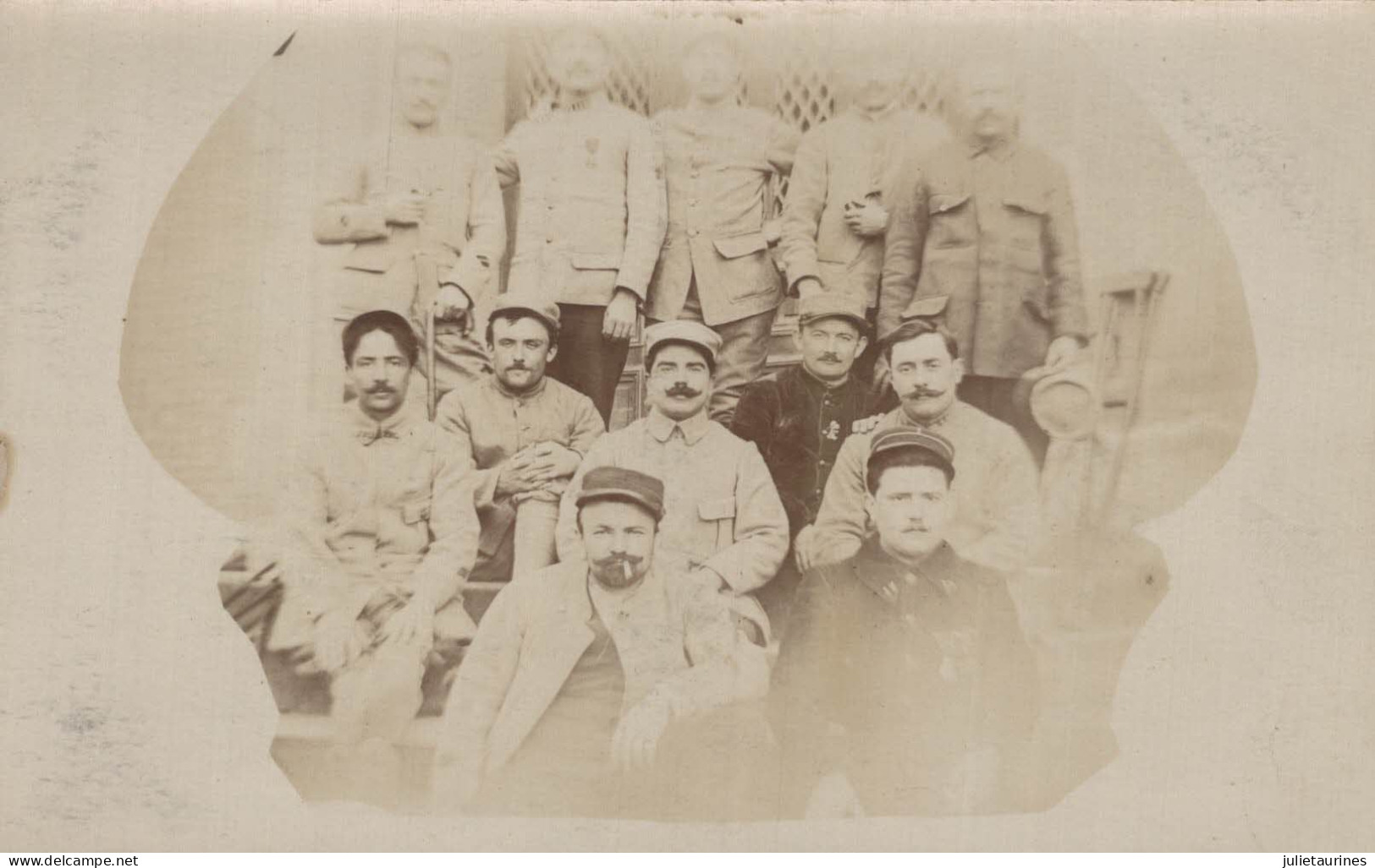 CARTE PHOTO GROUPE DE MILITAIRES CPA BON ETAT - Regimente