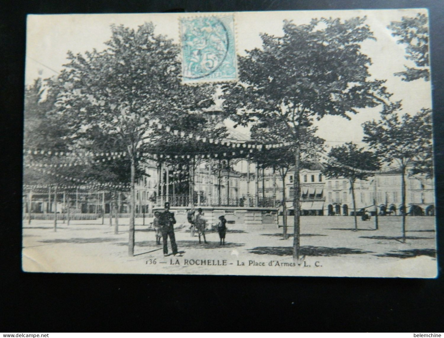 LA ROCHELLE                                LA PLACE D'ARMES                    KIOSQUE - La Rochelle