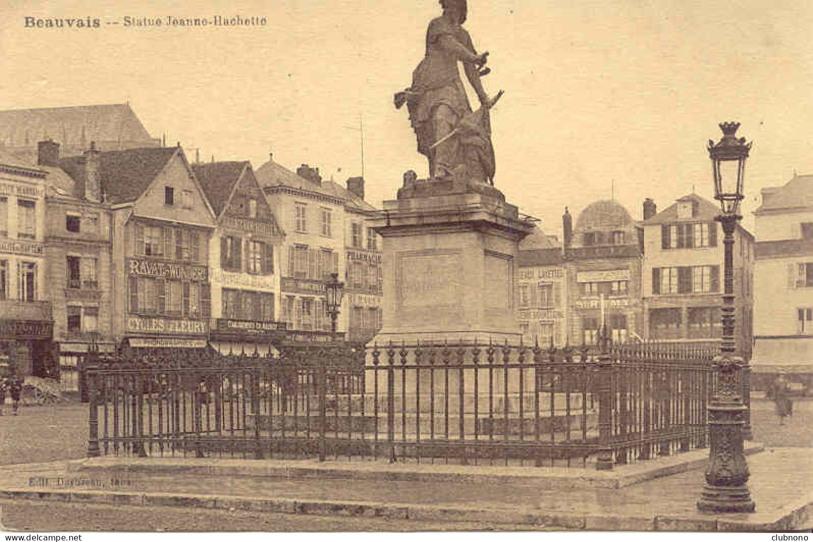 CPA - BEAUVAIS - STATUE JEANNE HACHETTE - Beauvais