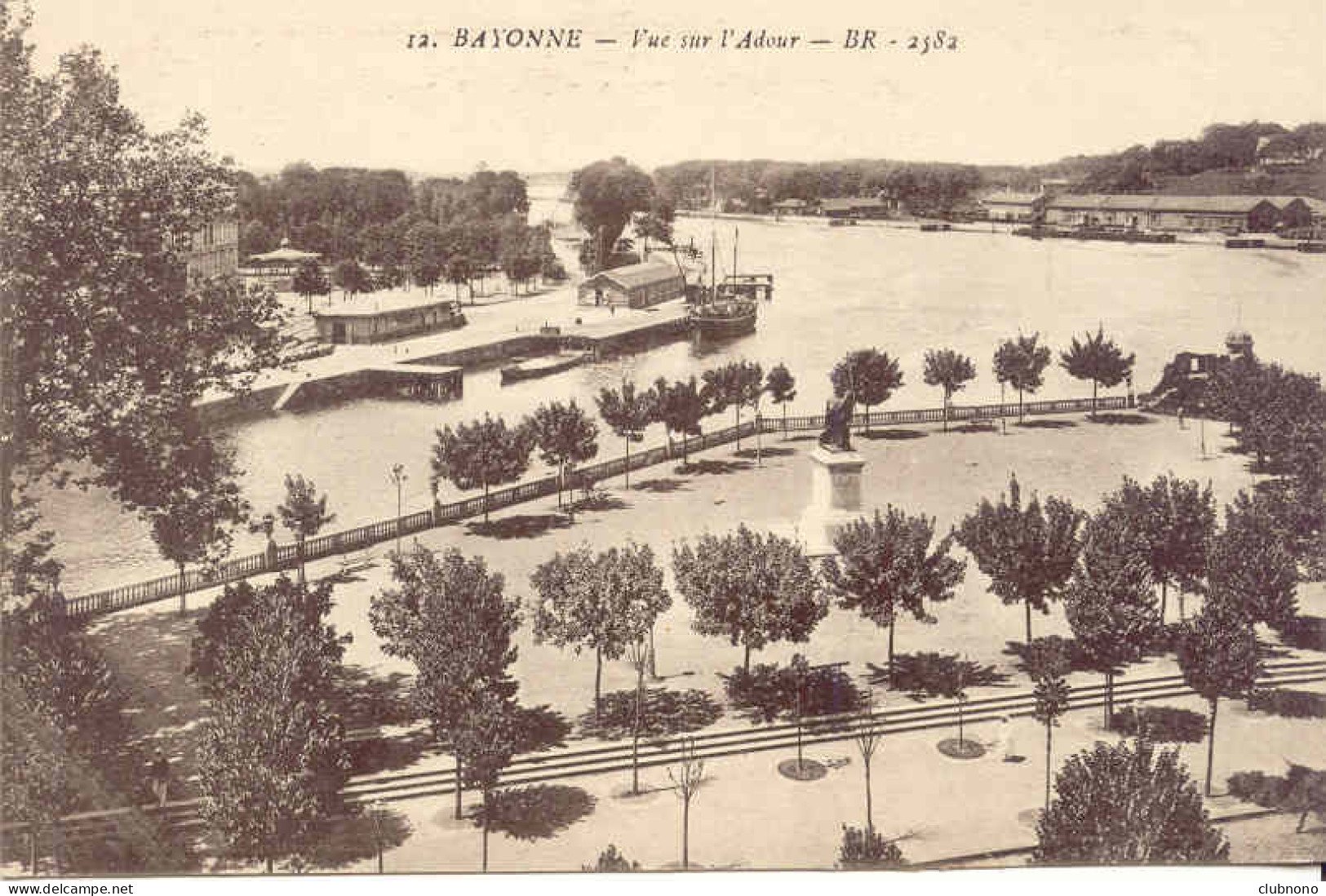 CPA - BAYONNE - VUE SUR L'ADOUR (IMPECCABLE) - Bayonne